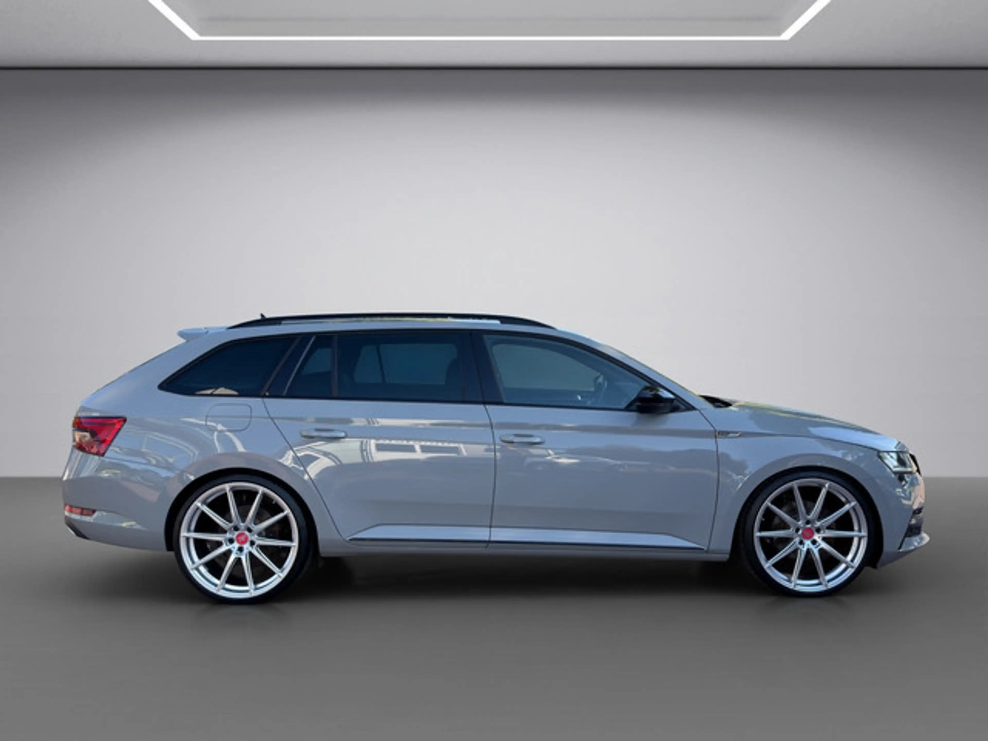 Skoda Superb Combi 2.0 TDI SportLine DSG MATRIX-LED — photo 7