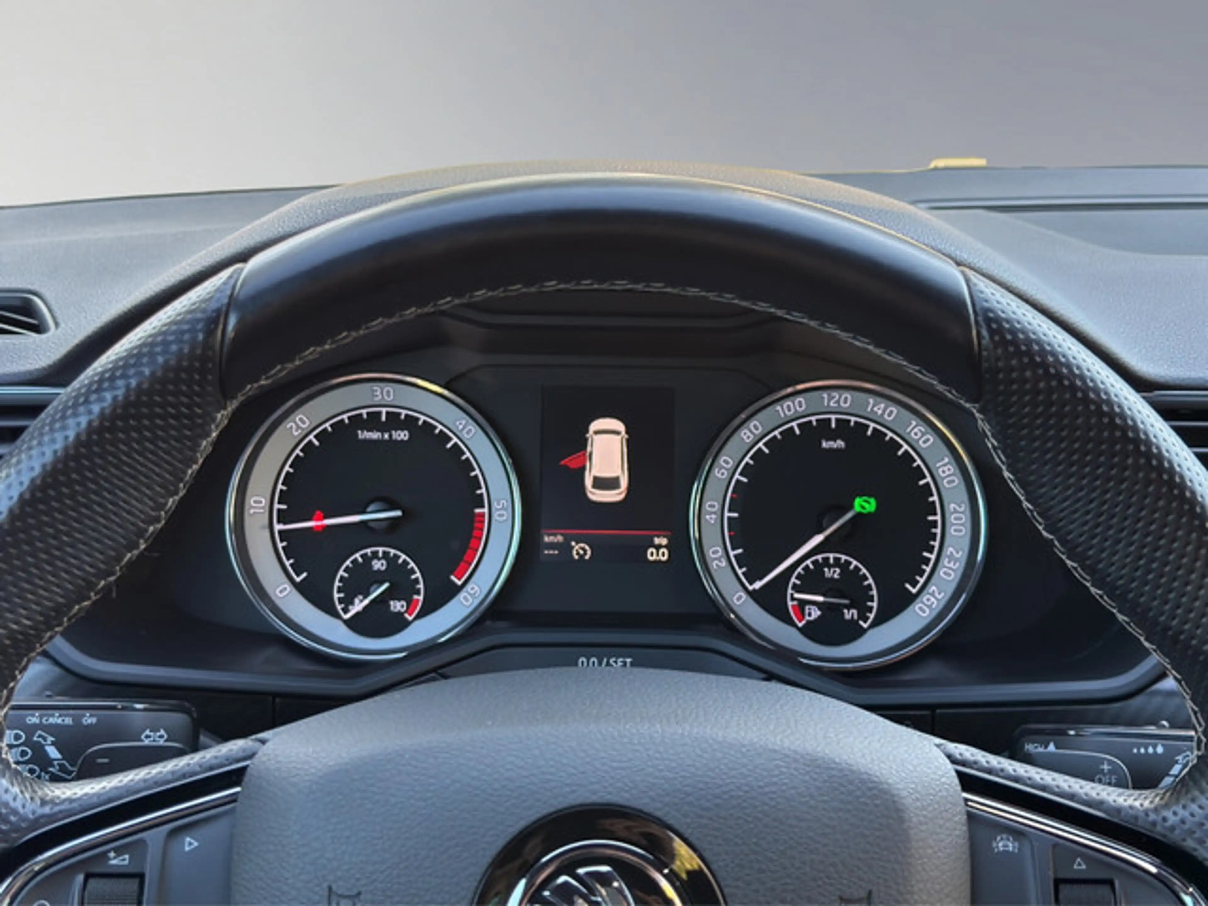 Skoda Superb Combi 2.0 TDI SportLine DSG MATRIX-LED — photo 13
