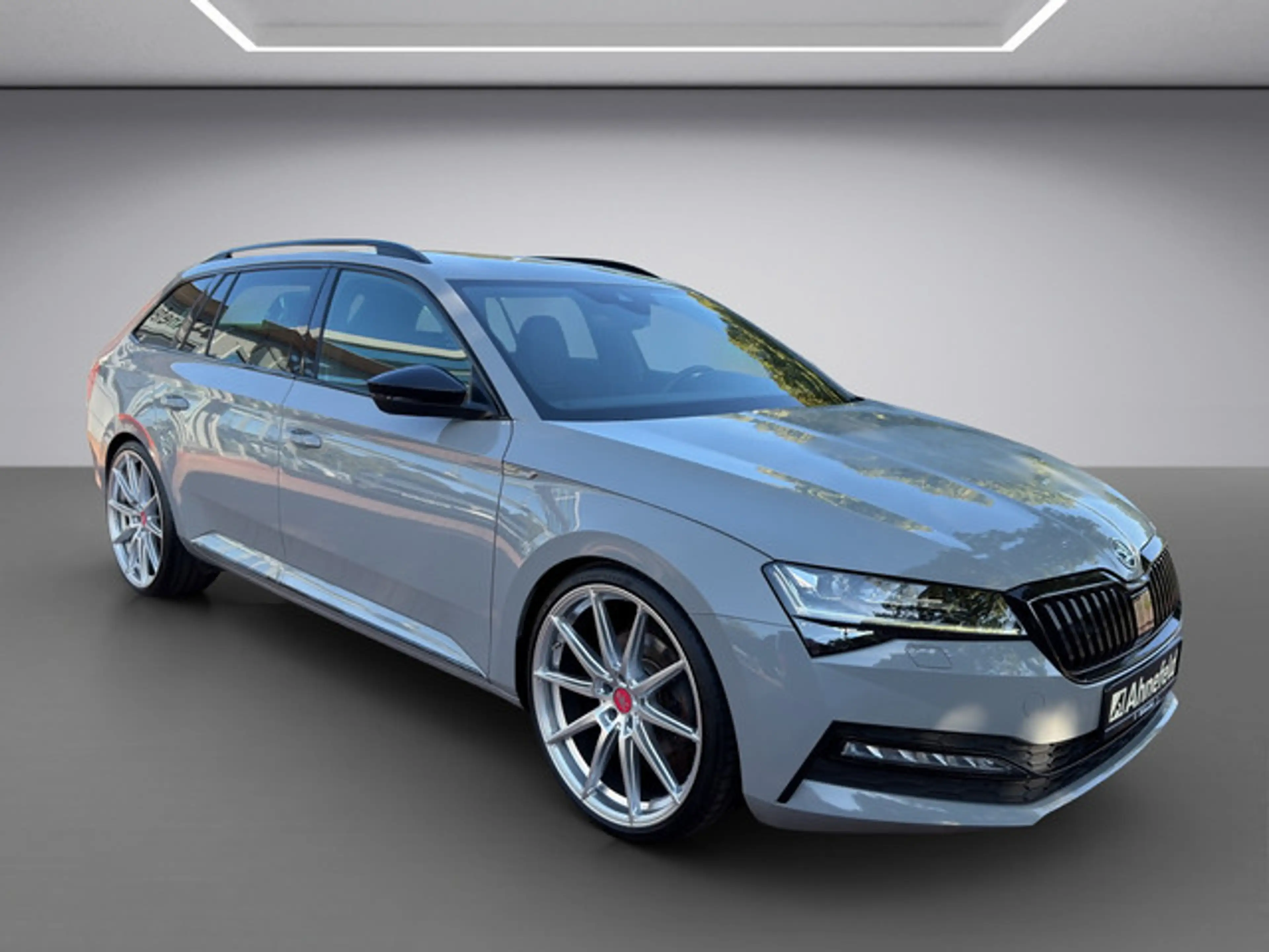 Skoda Superb Combi 2.0 TDI SportLine DSG MATRIX-LED — photo 8