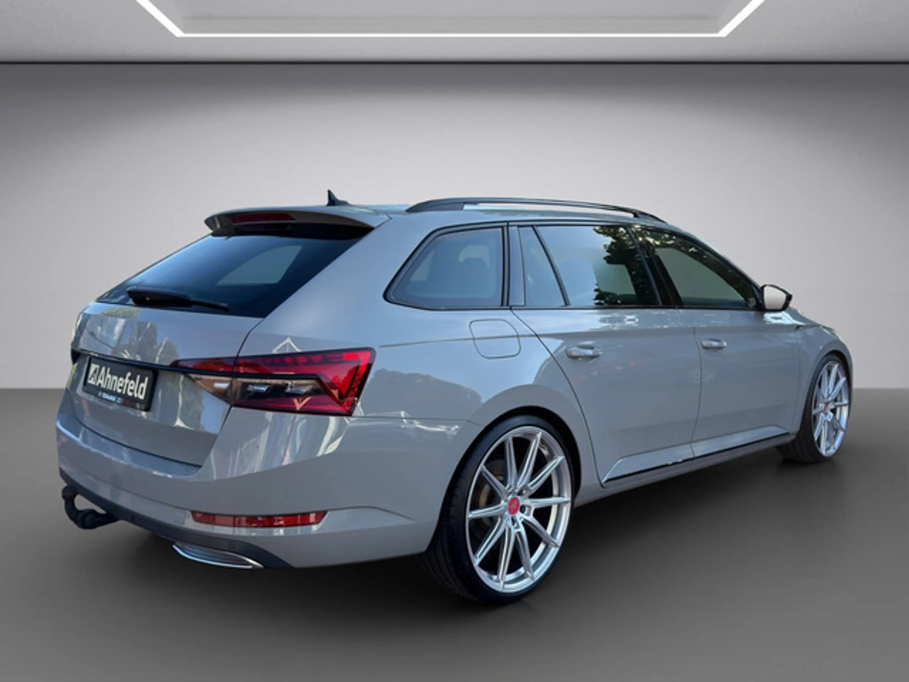 Skoda Superb Combi 2.0 TDI SportLine DSG MATRIX-LED — photo 6