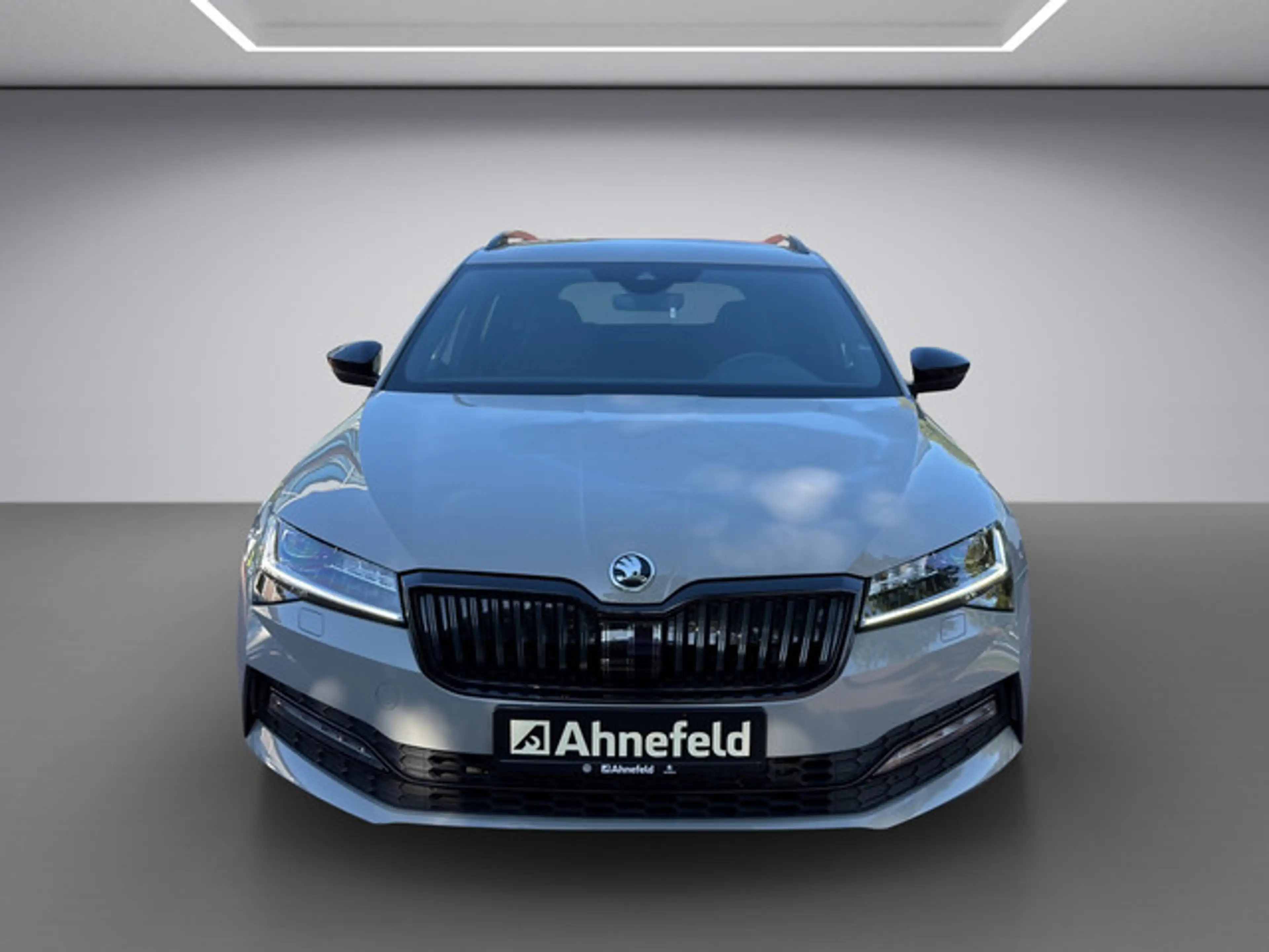Skoda Superb Combi 2.0 TDI SportLine DSG MATRIX-LED — photo 9