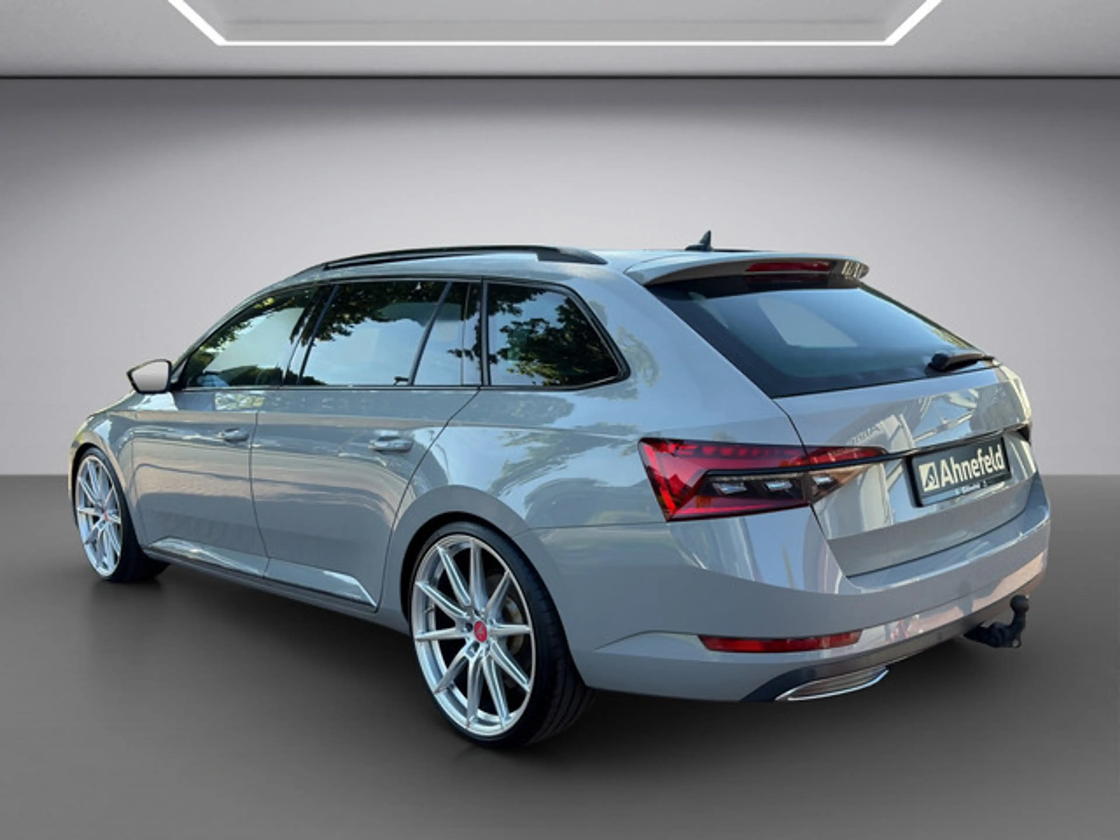 Skoda Superb Combi 2.0 TDI SportLine DSG MATRIX-LED — photo 4