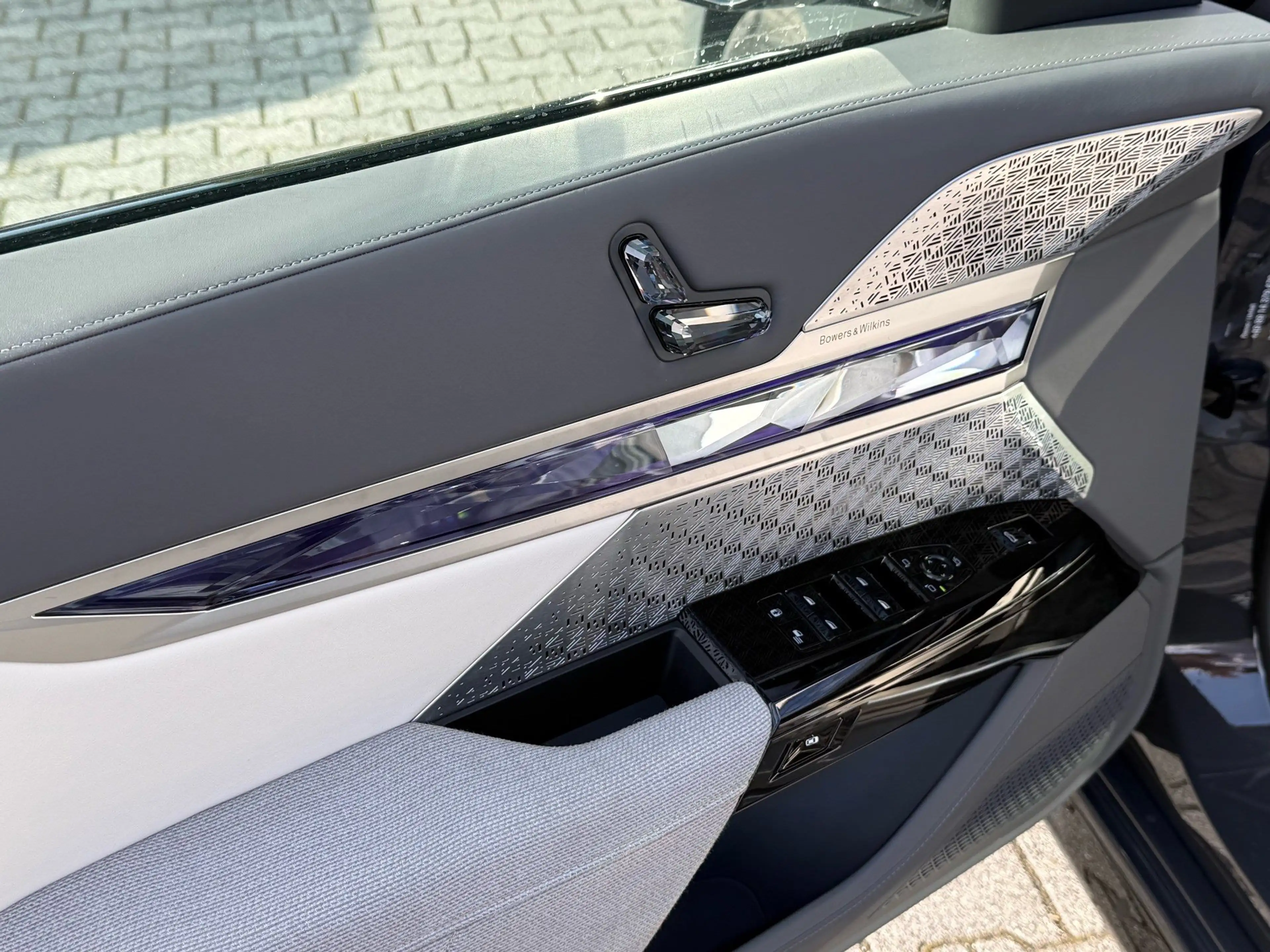 BMW i7 M70 xDrive M Sport //ExecutiveLoungeSeating B&W — photo 7