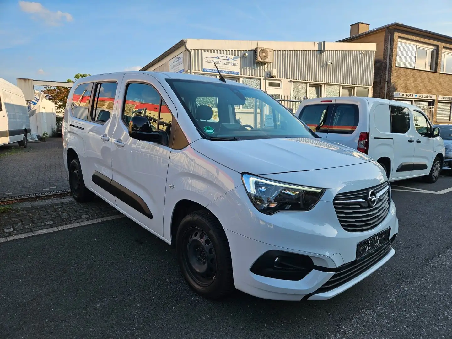 Opel Combo COMBO 1.5D XL LIFE E ULTIMATE 7SITZE CAM NAVI LE Белый - 1