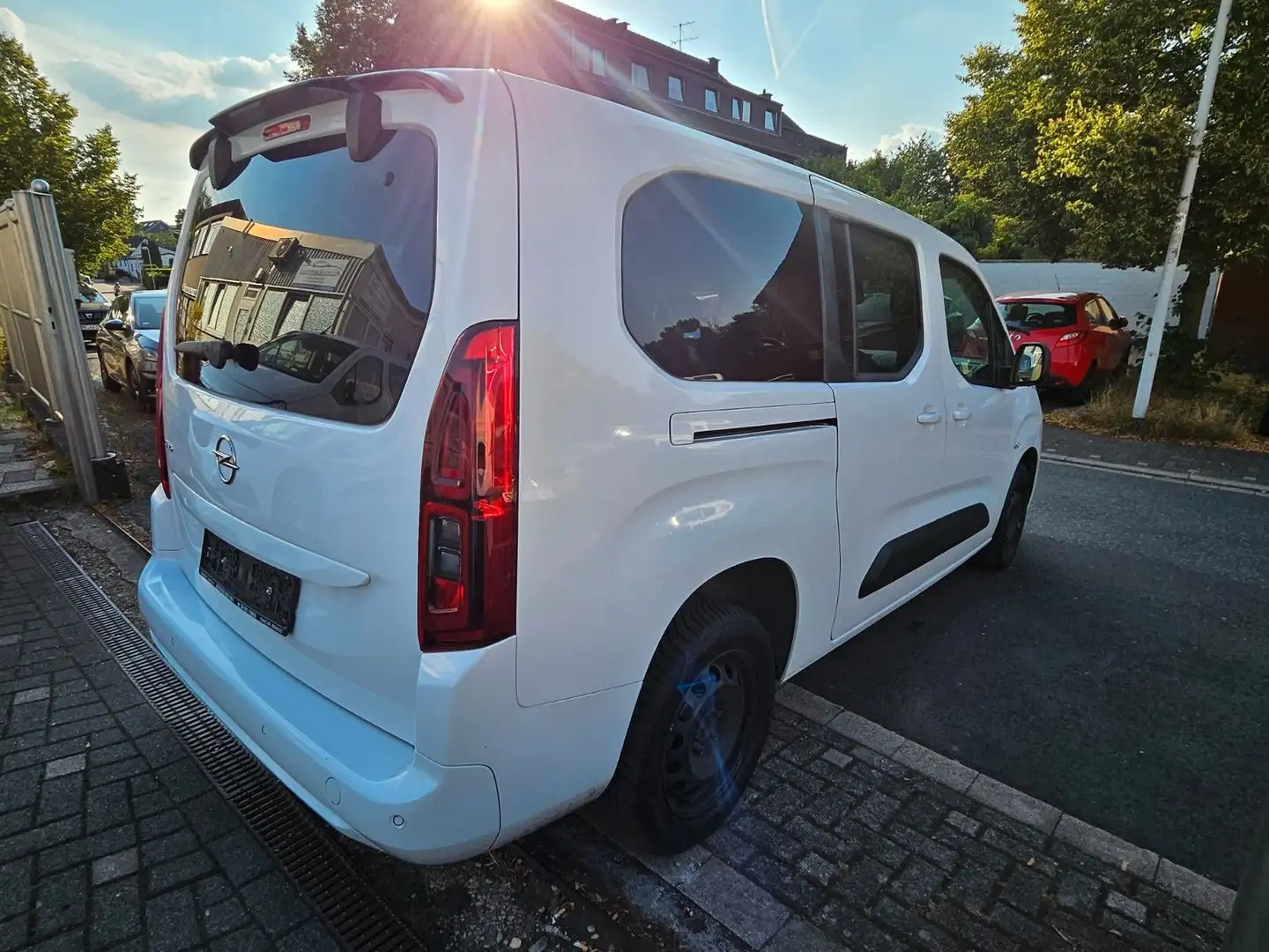 Opel Combo COMBO 1.5D XL LIFE E ULTIMATE 7SITZE CAM NAVI LE Белый - 2