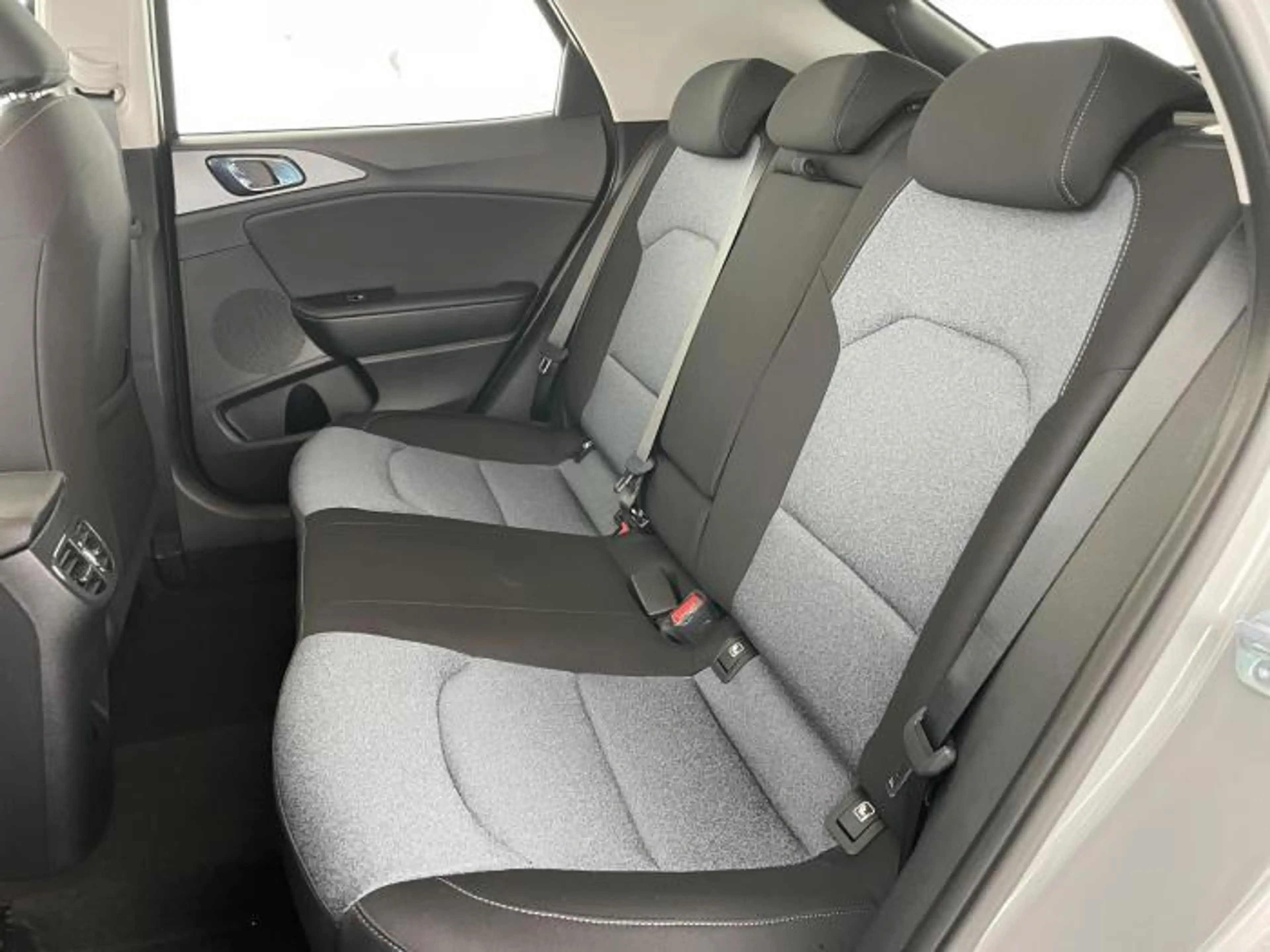 Kia XCeed Edition MJ 2027 (Edition) 1.6 T-GDI 110kW (150 ... — photo 12