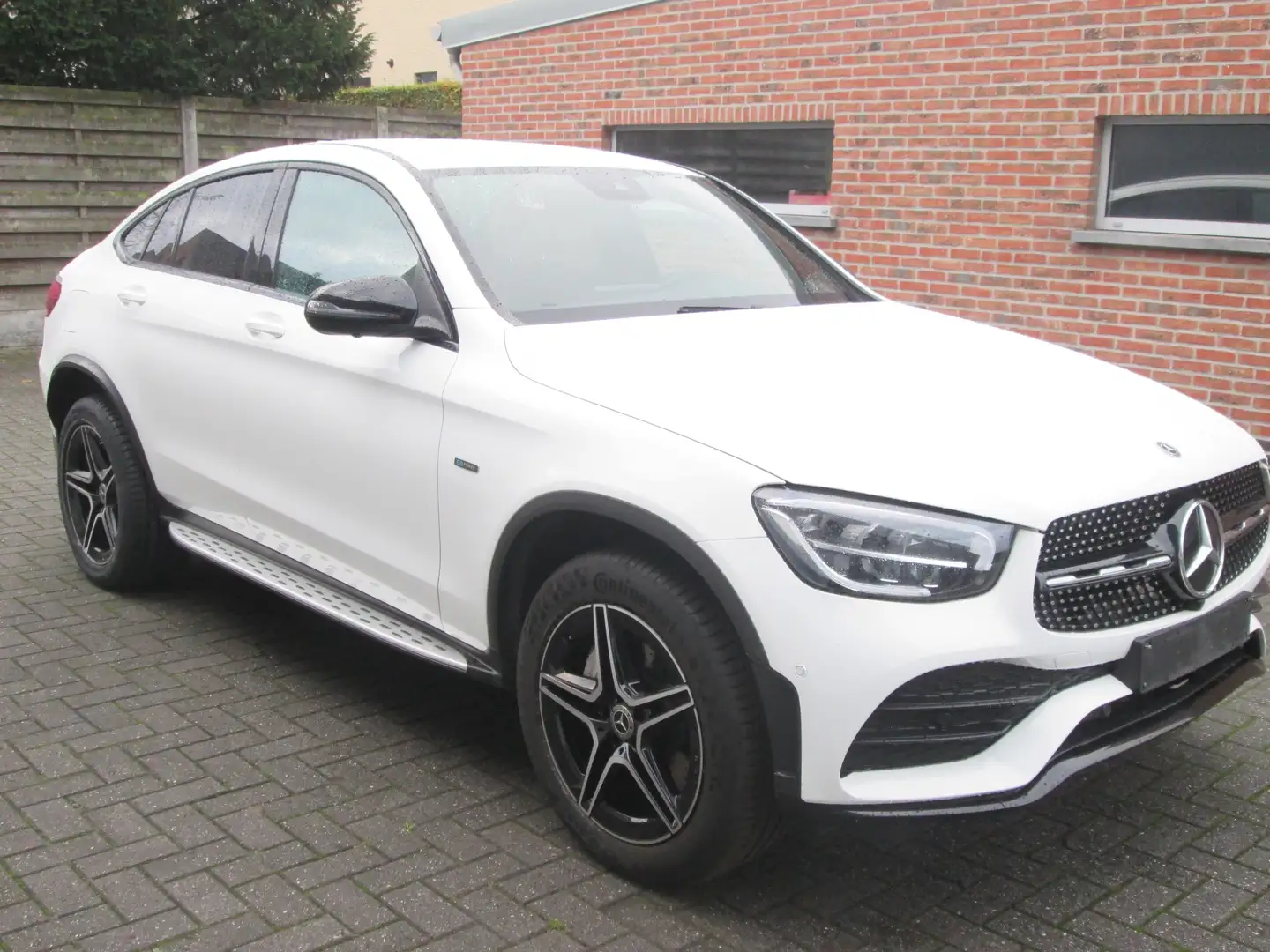 Mercedes-Benz GLC 300 DE COUPE AMG Wit - 2