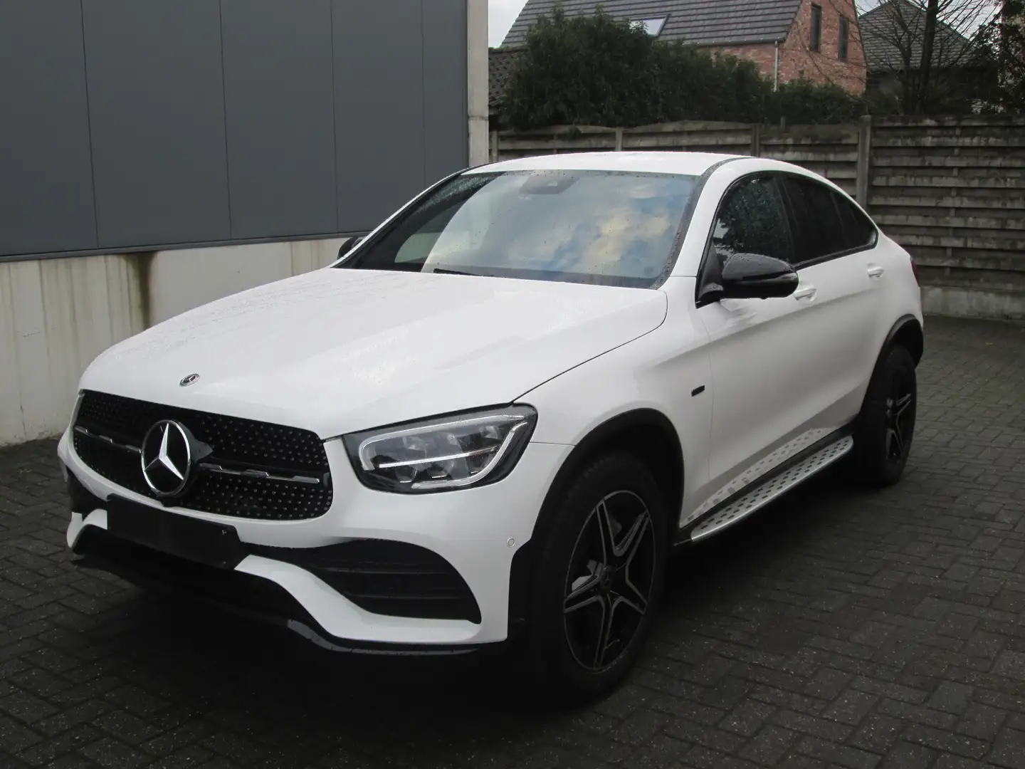 Mercedes-Benz GLC 300 DE COUPE AMG Wit - 1