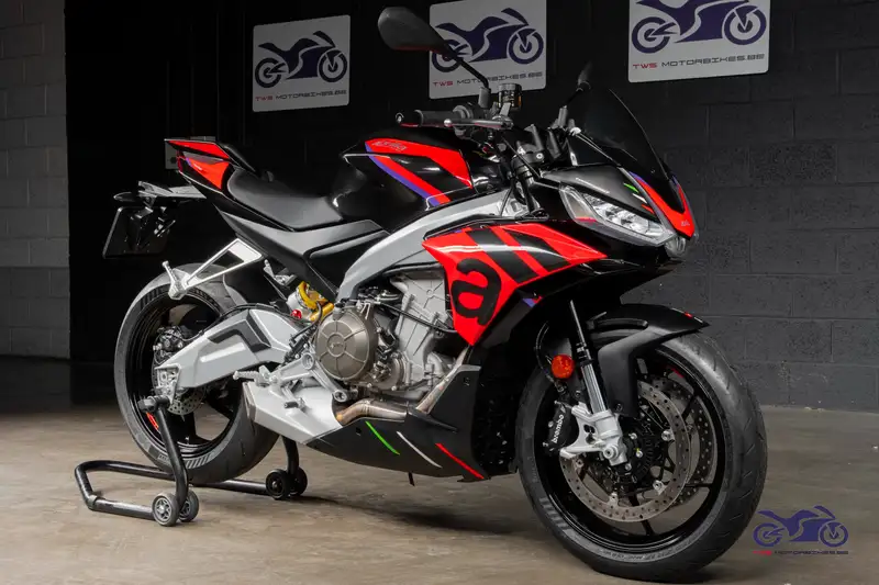 Aprilia Tuono - foto 2