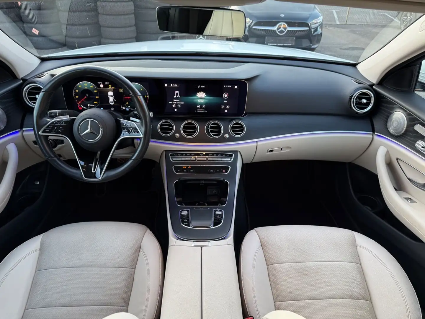 Mercedes-Benz E 220 Lim Avand.*Media-Display+Burmester+AHK* Blanc - 2