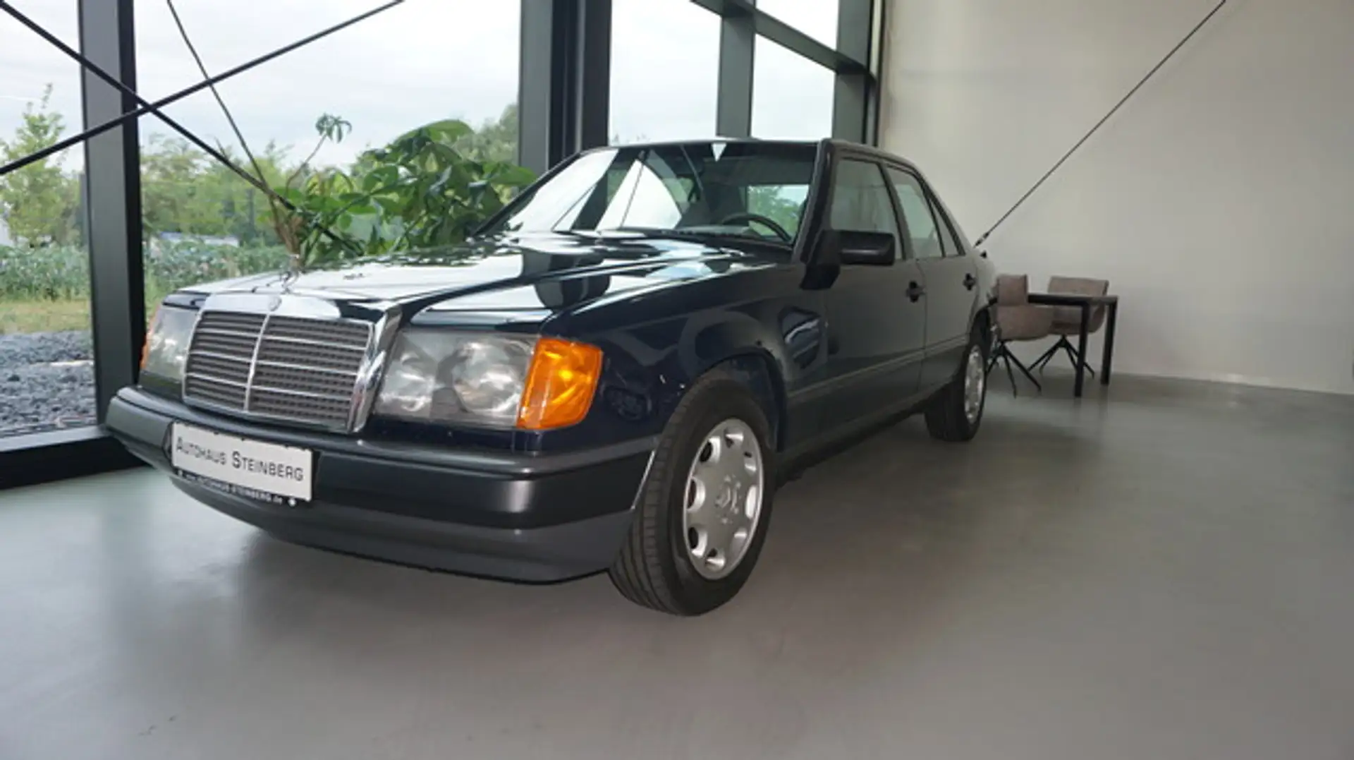Mercedes-Benz E 260 OLDTIMER H-KENNZEICHEN+SCHECKHEFT+ESSD+TEM Bleu - 2