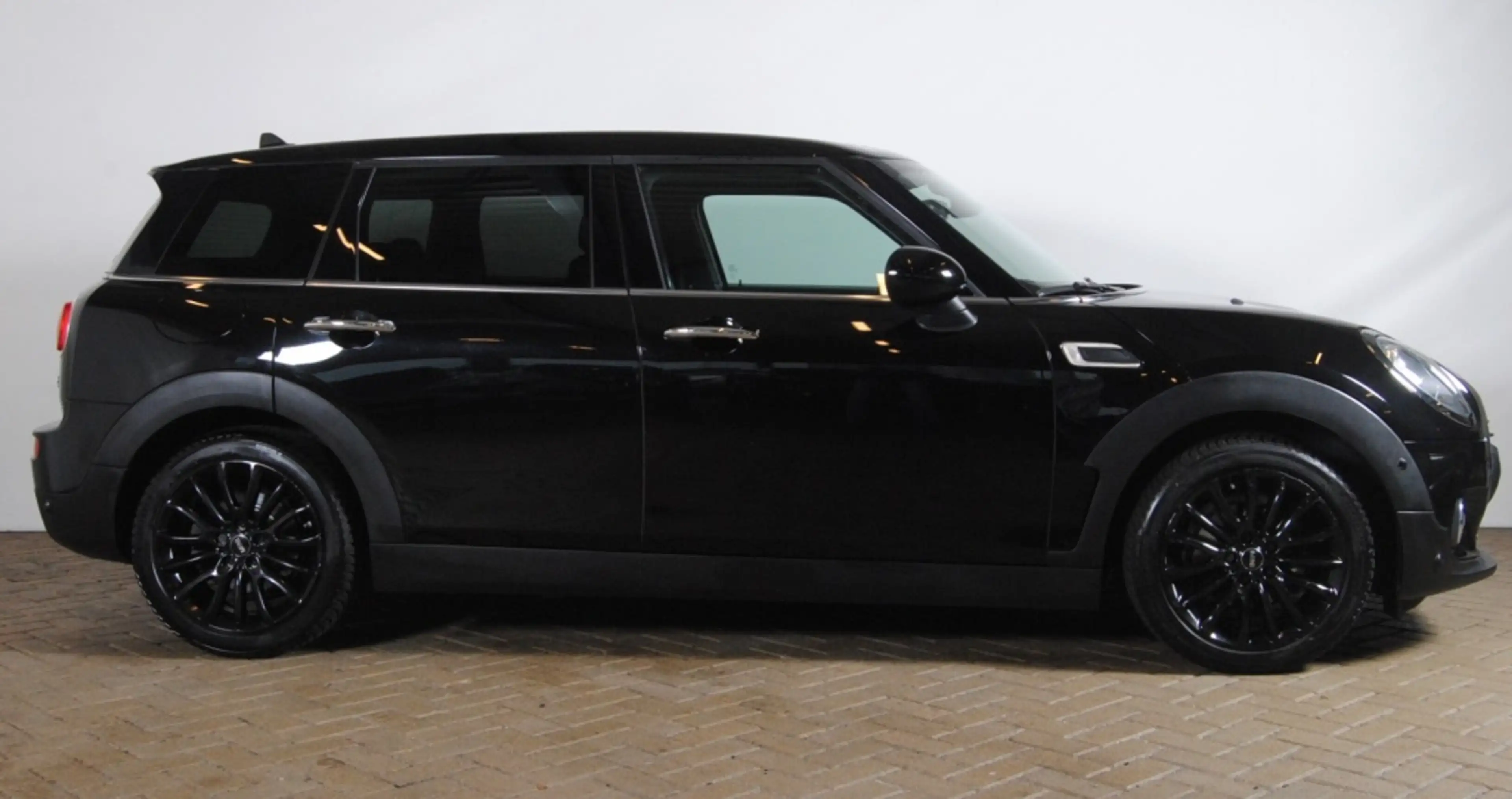 MINI One Clubman 1.5 Pepper — photo 2