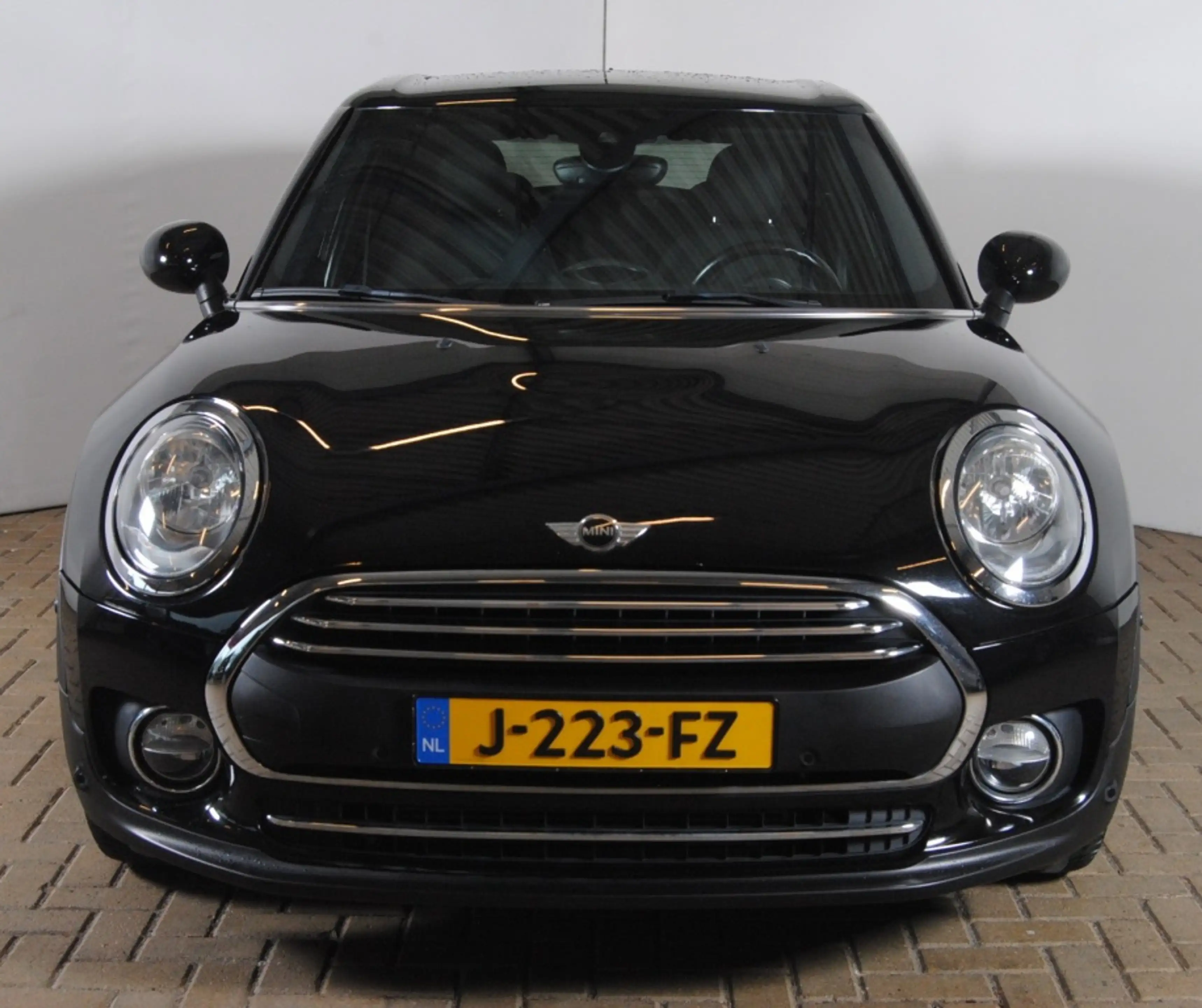 MINI One Clubman 1.5 Pepper — photo 11
