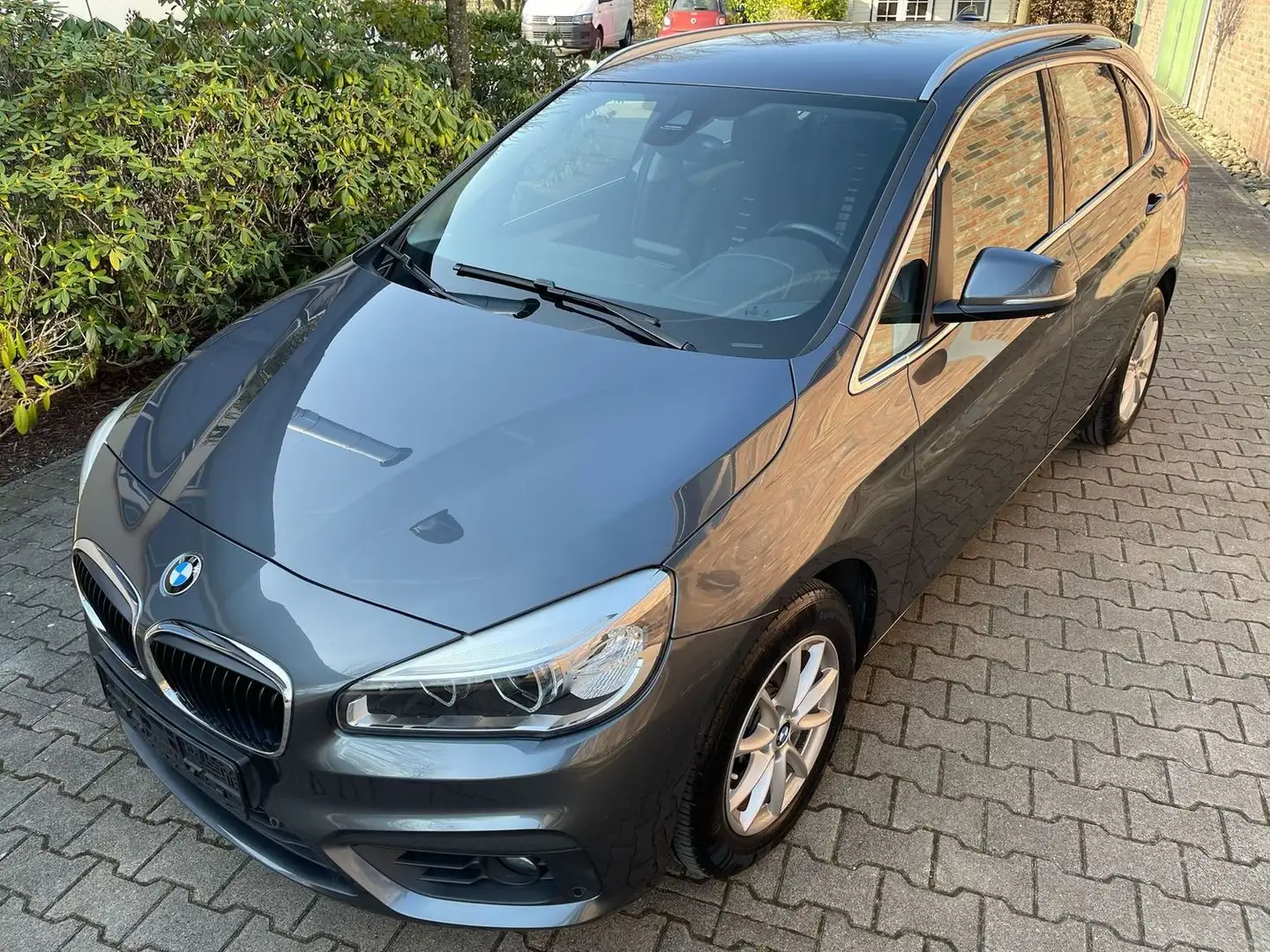 BMW 218 218 d Advantage Navi PDC Sitzh Grau - 2