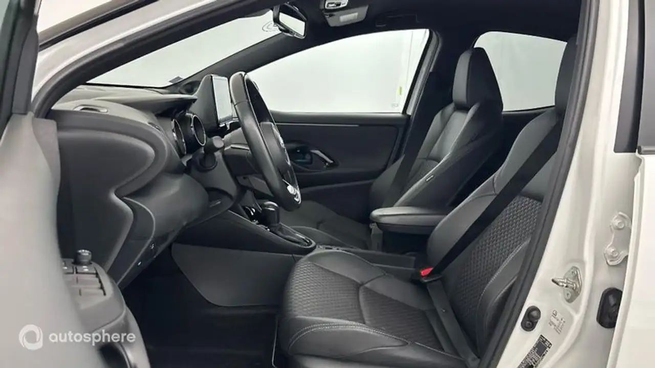 Toyota Yaris Yaris — photo 12
