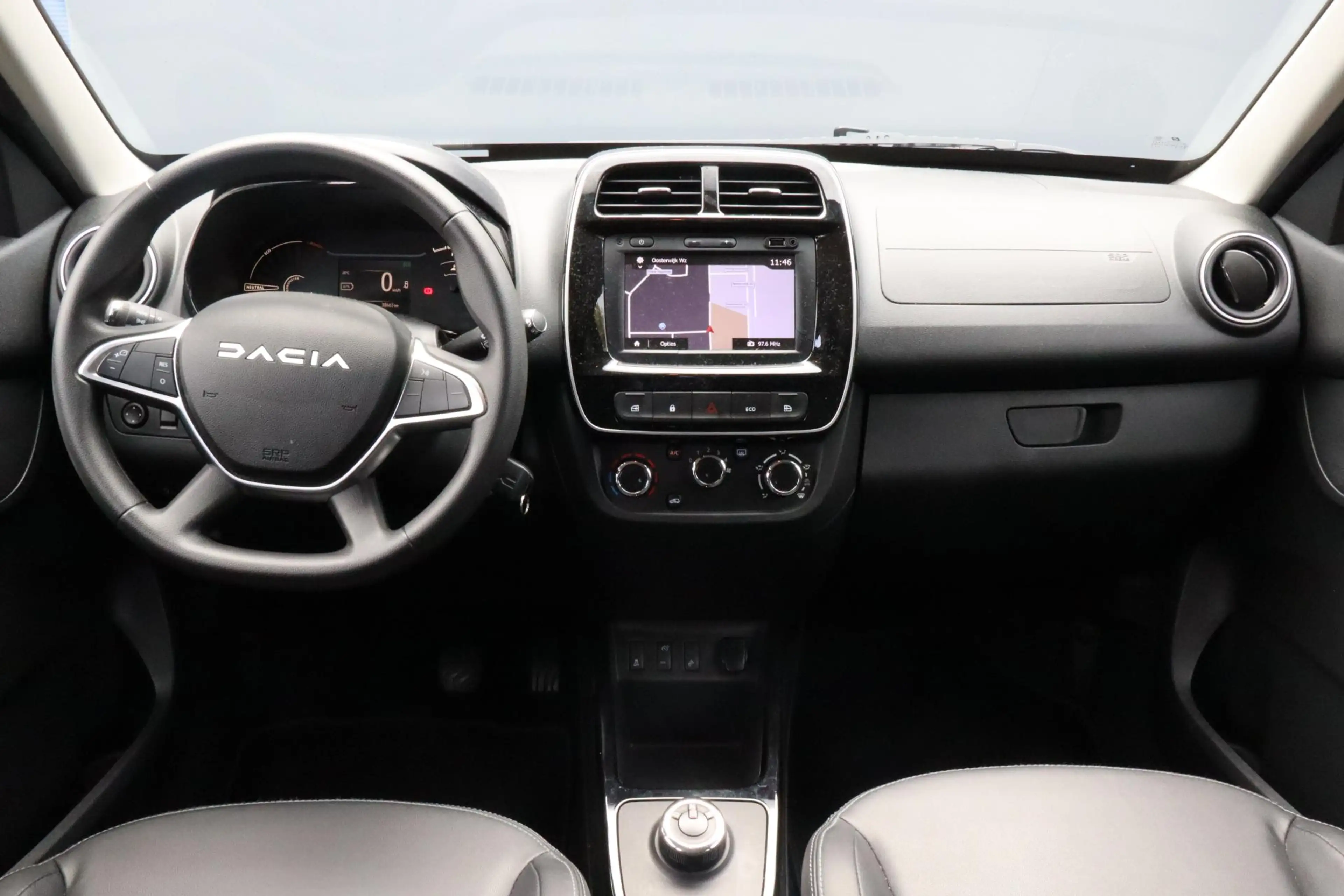Dacia Spring Expression 27 kWh | SOH 93,4 % | Camera | Apple Ca — photo 4