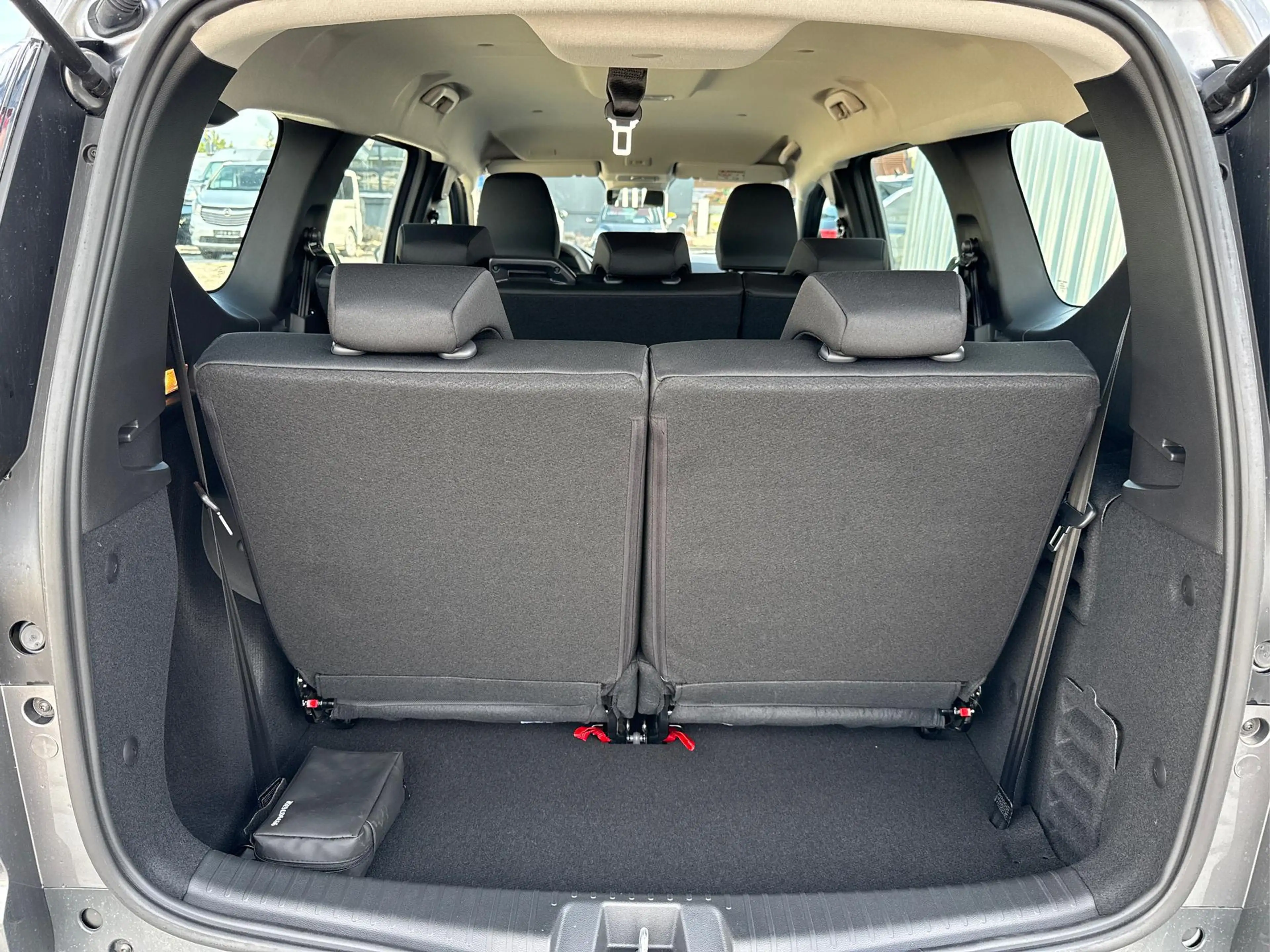 Dacia Jogger Essential 7-Sitzer-Eco G 120-LPG-122 PS-6-Gang-... — photo 11