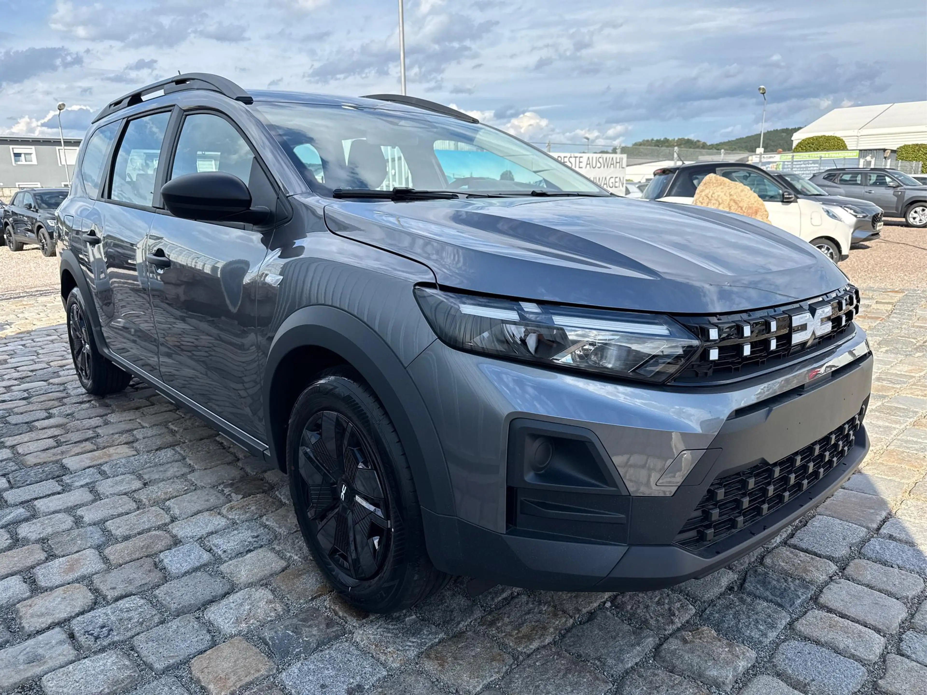 Dacia Jogger Essential 7-Sitzer-Eco G 120-LPG-122 PS-6-Gang-... — photo 3