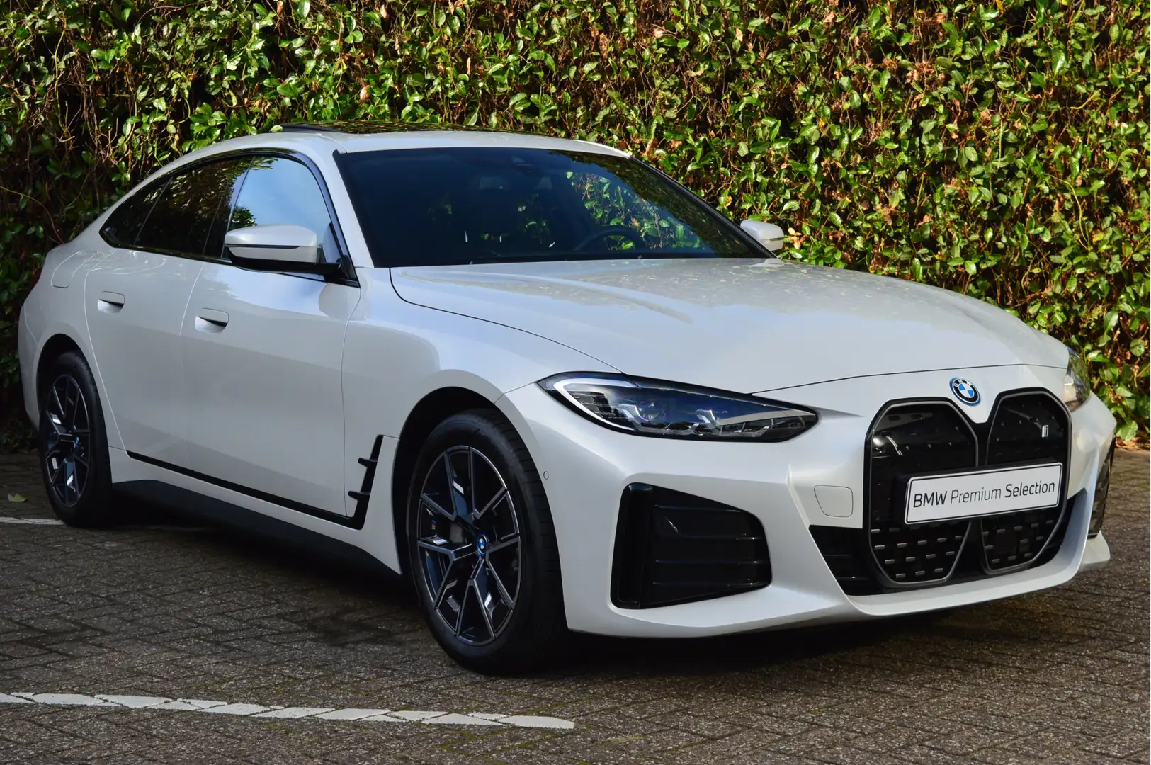 BMW i4 eDrive35 M Sport / Schuif-kanteldak / Active Cruis Wit - 2