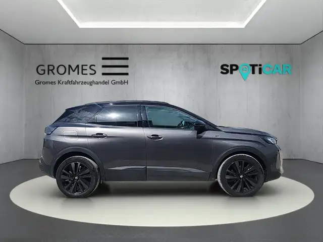 Peugeot 3008 view 2