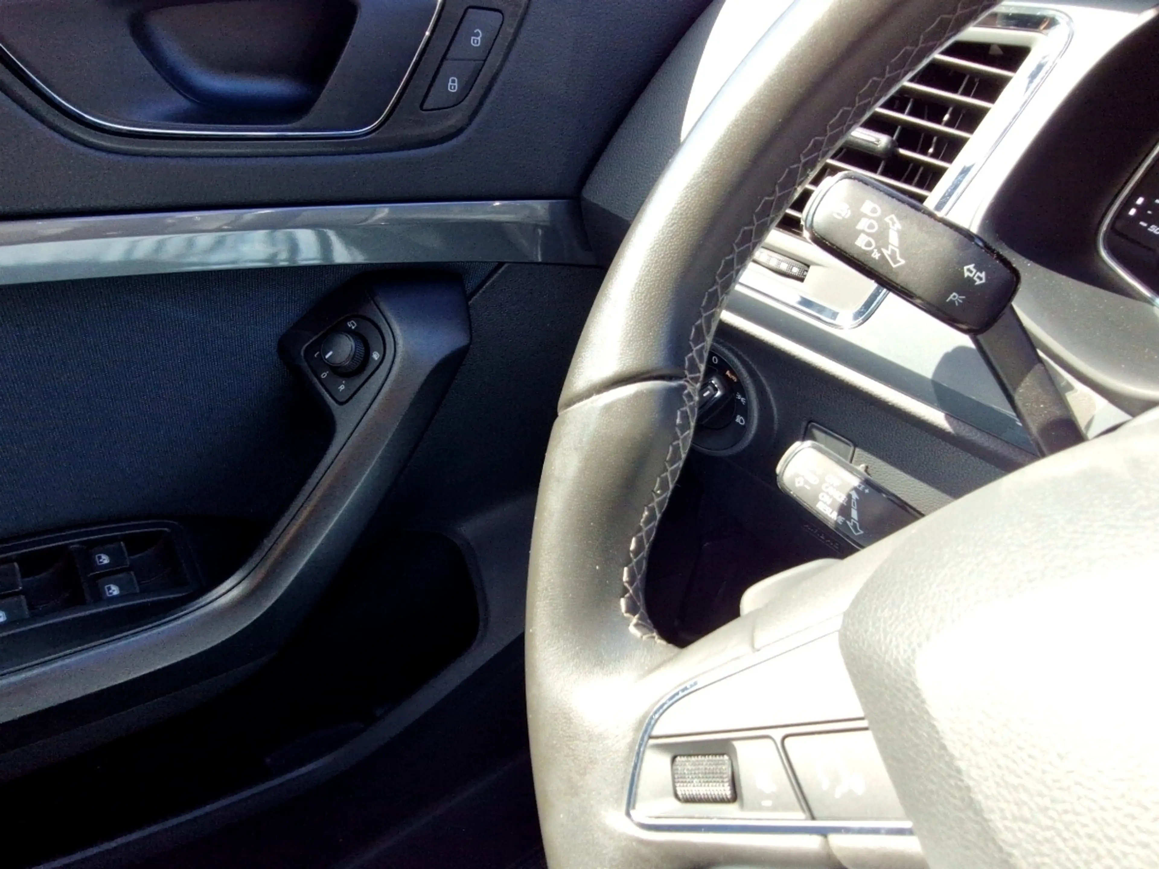 SEAT Ateca 1.5 TSI Style DSG LED Navi AHK Sitzhzg ACC — photo 13