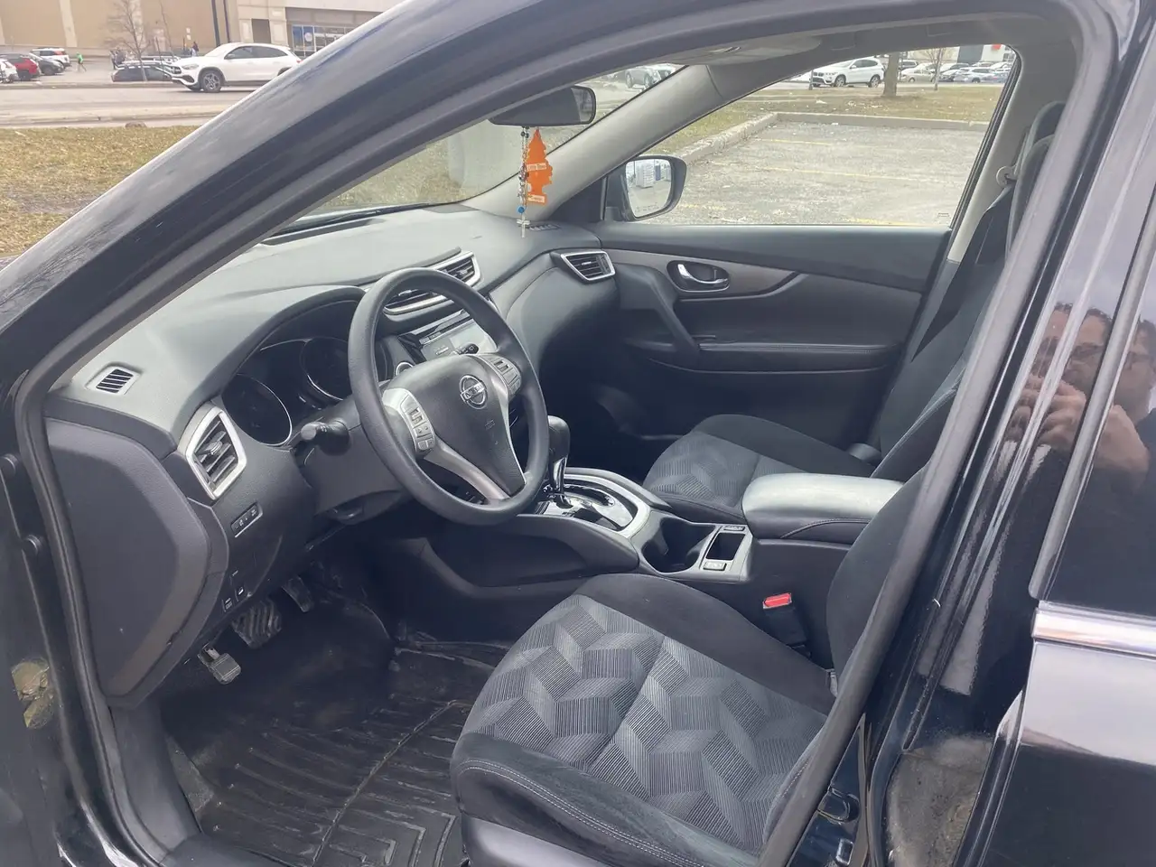Nissan Rogue снимка Nissan Rogue