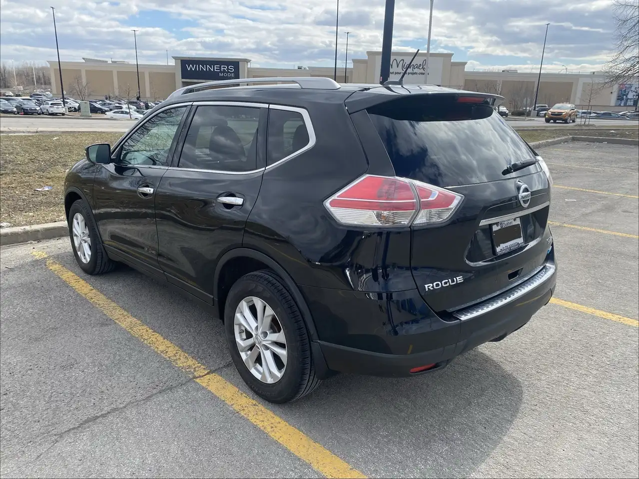 Nissan Rogue снимка Nissan Rogue