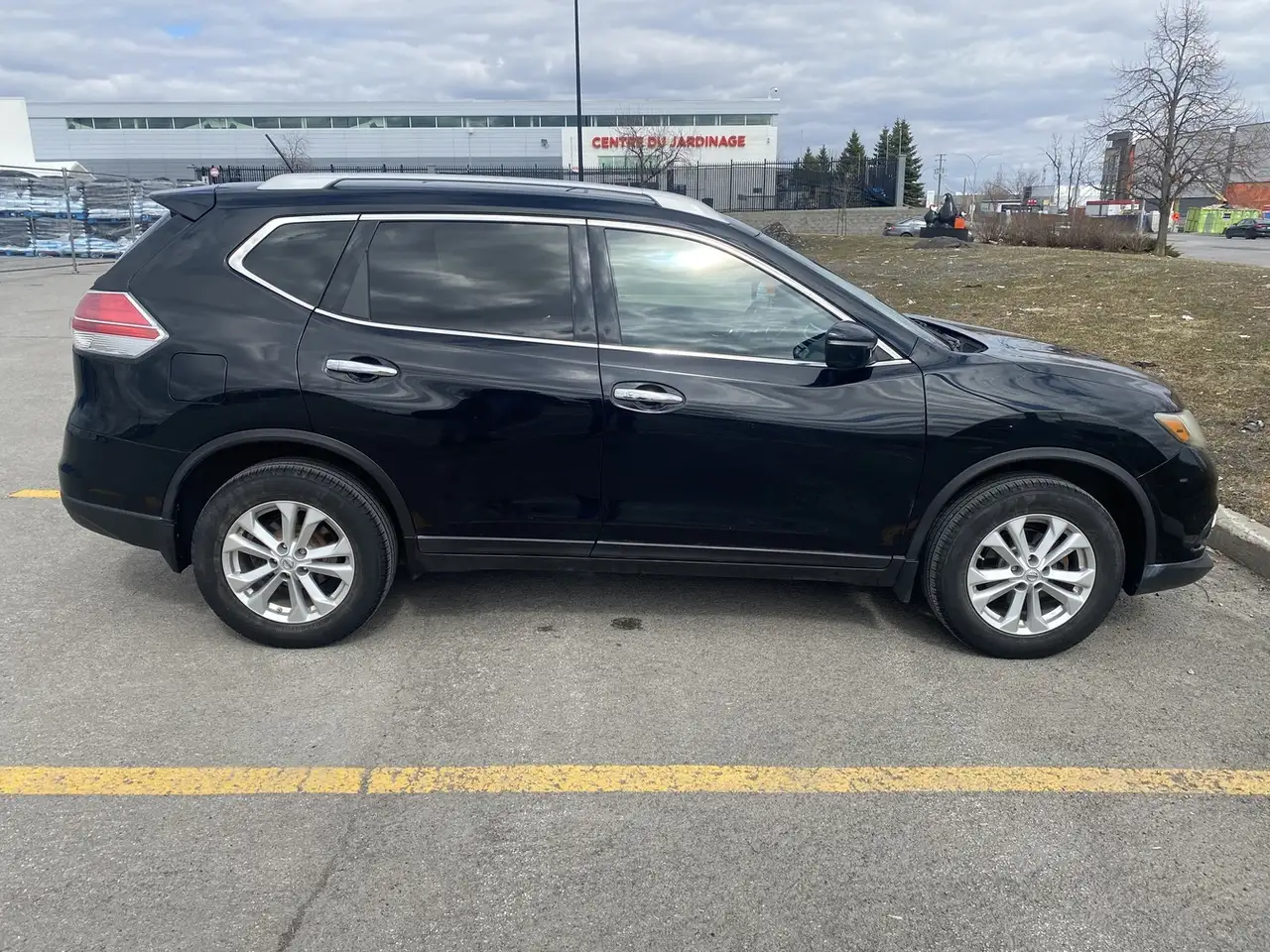 Nissan Rogue снимка Nissan Rogue