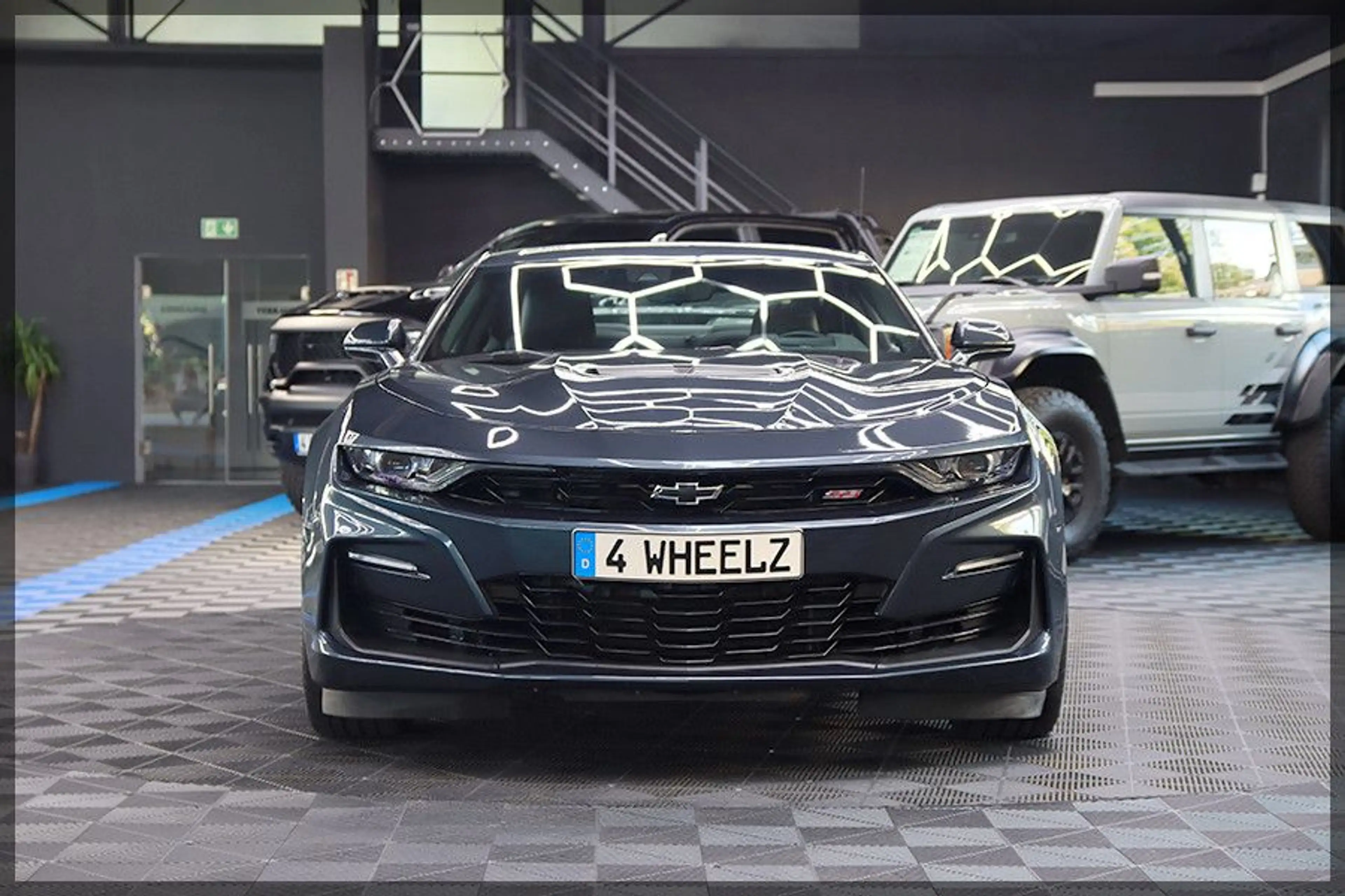 Chevrolet Camaro 6.2 V8 2SS PDC / CAM / CLEAN TITLE — photo 3