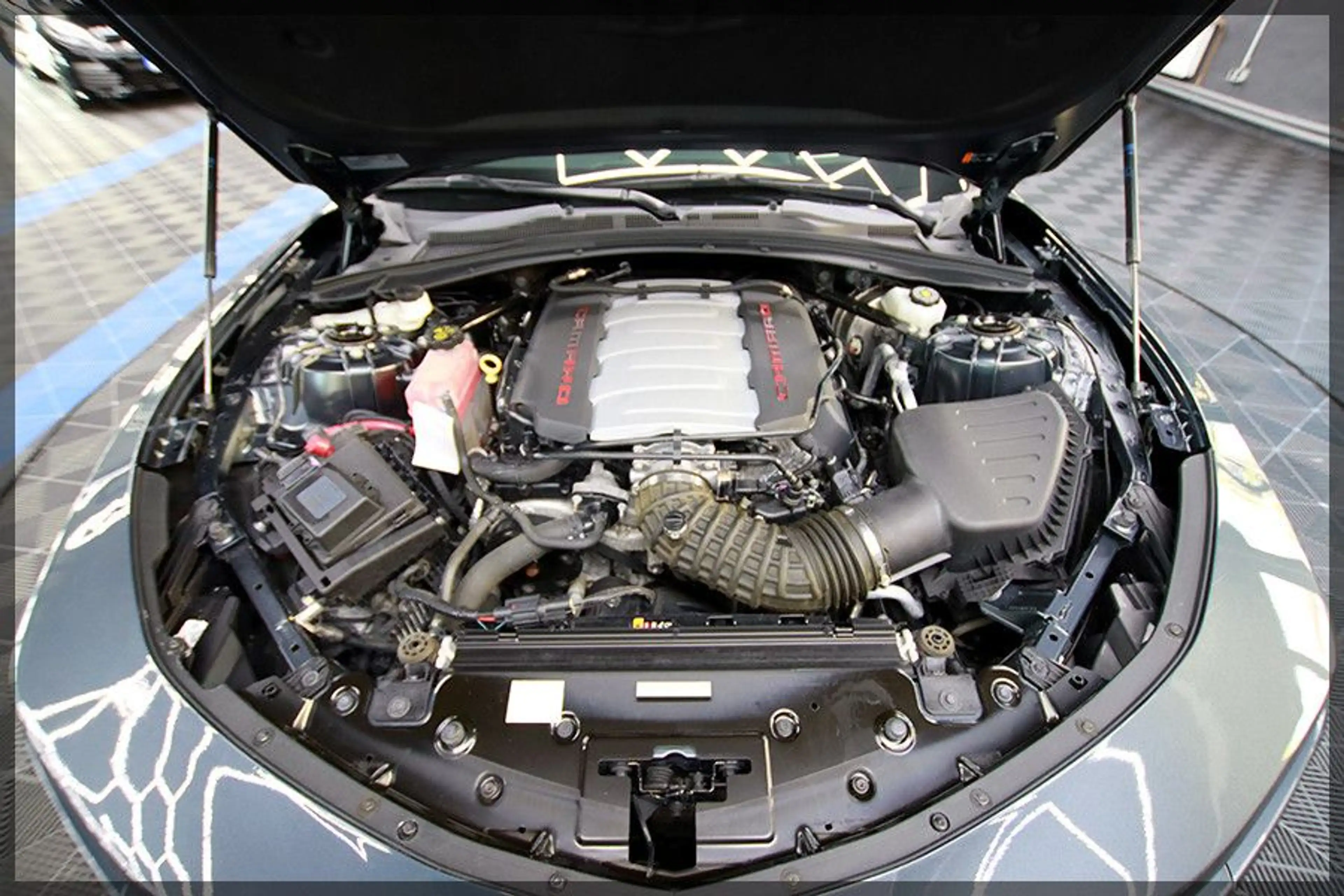 Chevrolet Camaro 6.2 V8 2SS PDC / CAM / CLEAN TITLE — photo 12