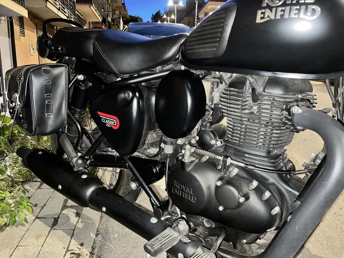 Royal Enfield Classic 350cc Negru - 2