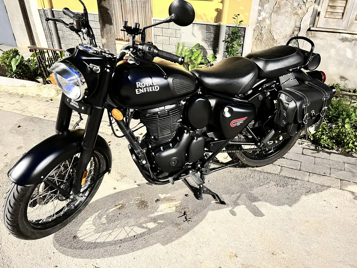 Royal Enfield Classic 350cc Negru - 1