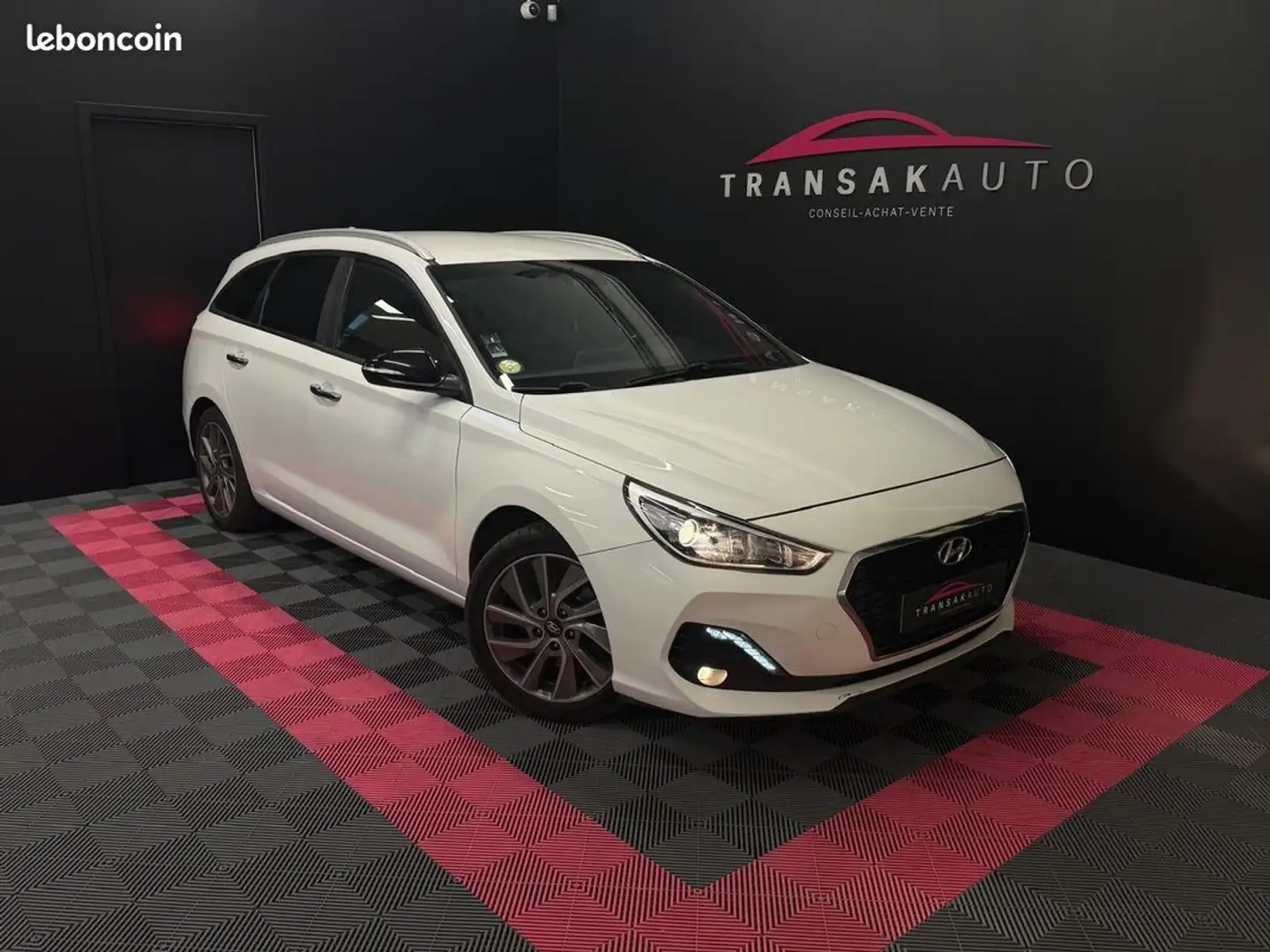 Hyundai i30 1.6 CRDi 110 Edition #Mondial RÉVISION À JOUR Blanc - 1