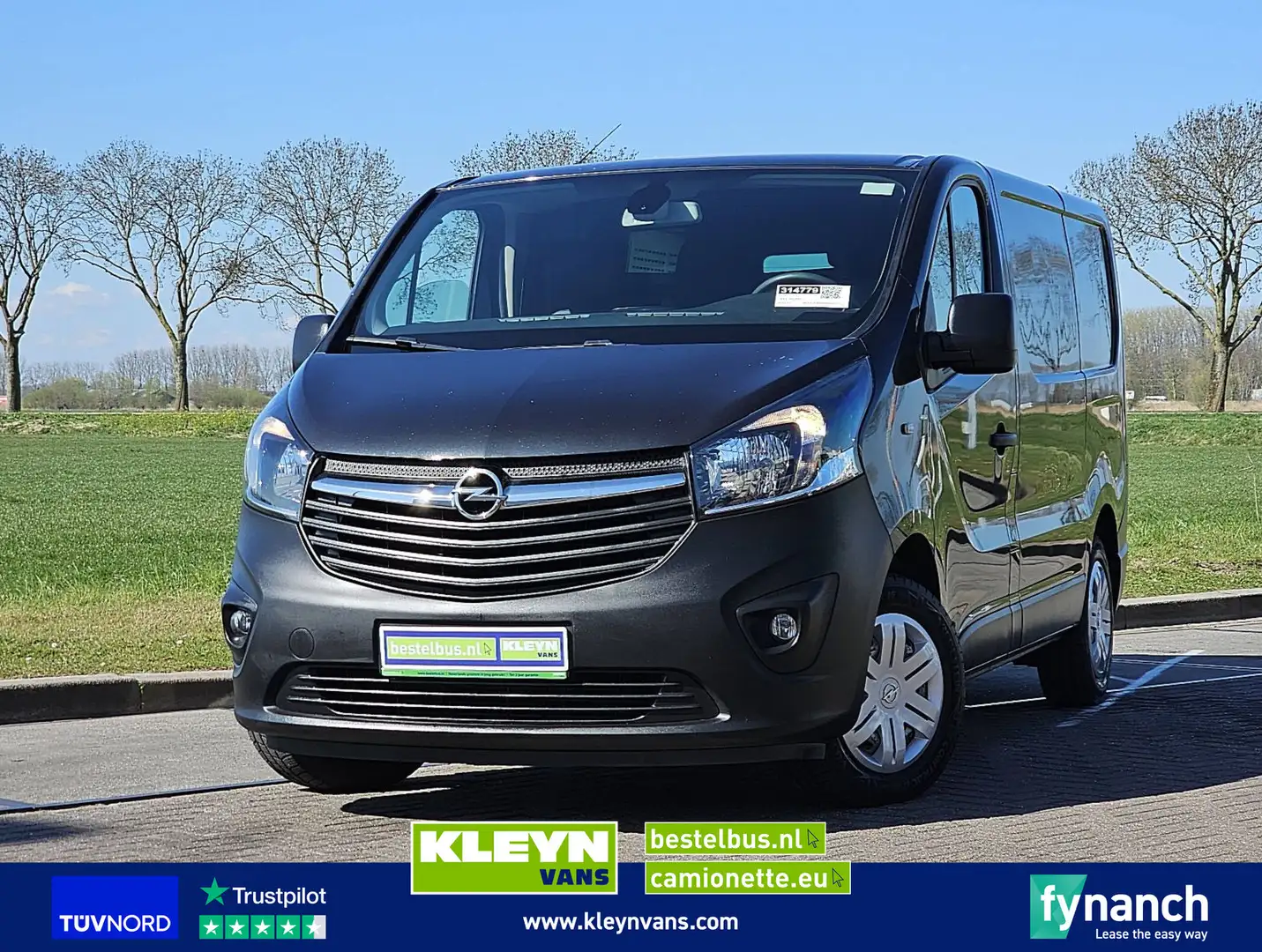 Opel Vivaro 1.6 L1H1 Navi Euro6! Zwart - 1