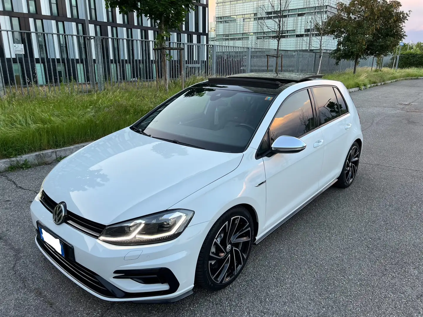 Volkswagen Golf R 7.5 310CV CAMBIO AUTOMATICO DSG*SCARICO AKRAPOVIC* - 2