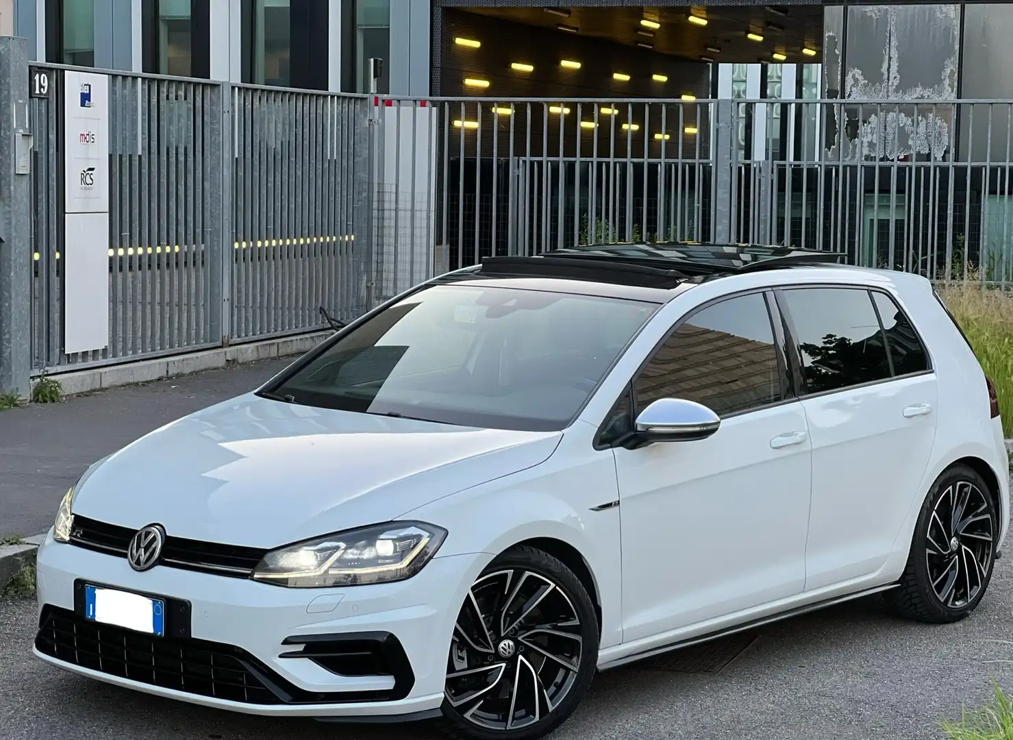 Volkswagen Golf R 7.5 310CV CAMBIO AUTOMATICO DSG*SCARICO AKRAPOVIC* - 1