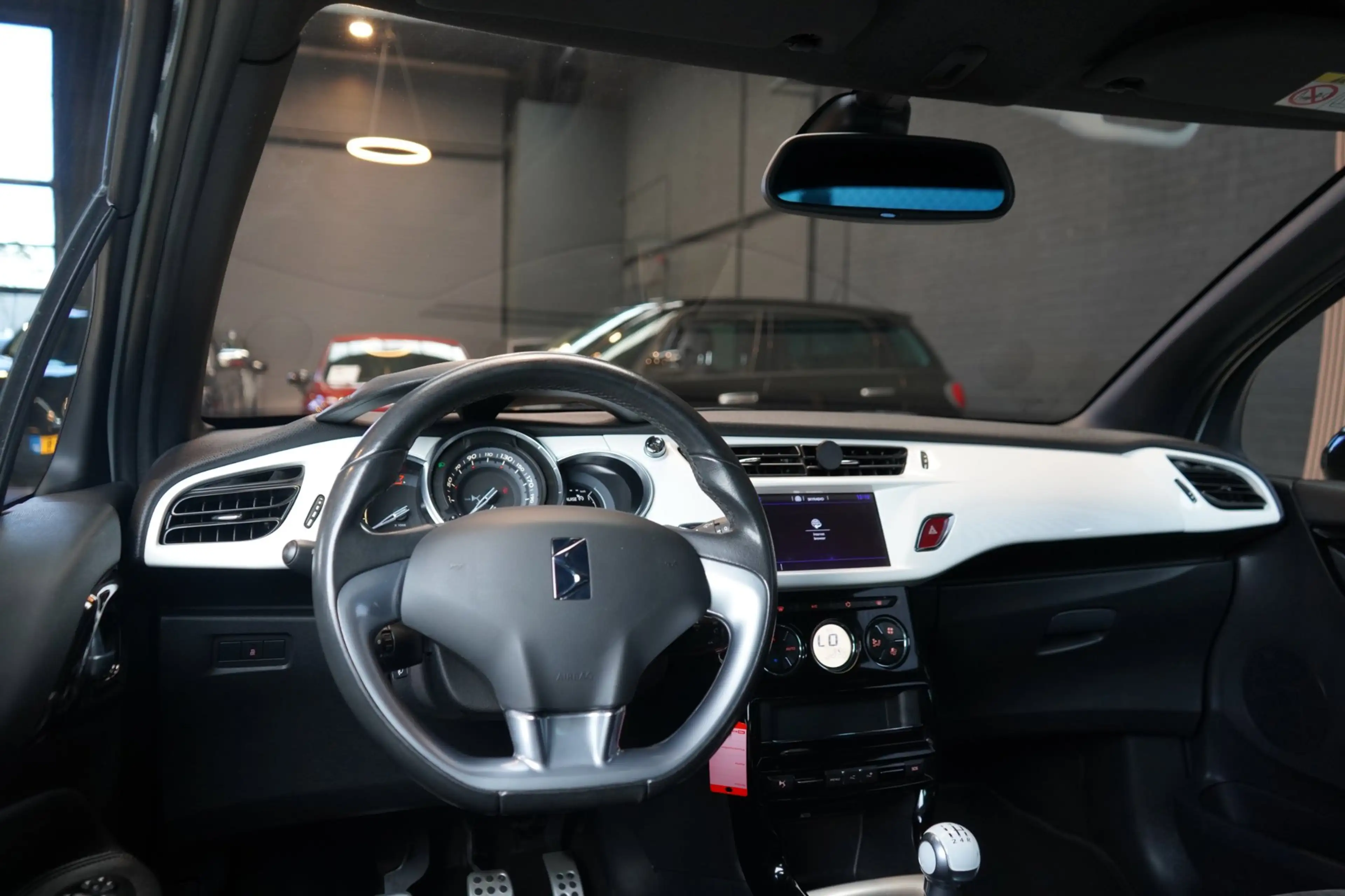 DS Automobiles DS 3 1.2 PureTech Business | NAVI | AIRCO | CRUISE | PD — photo 2