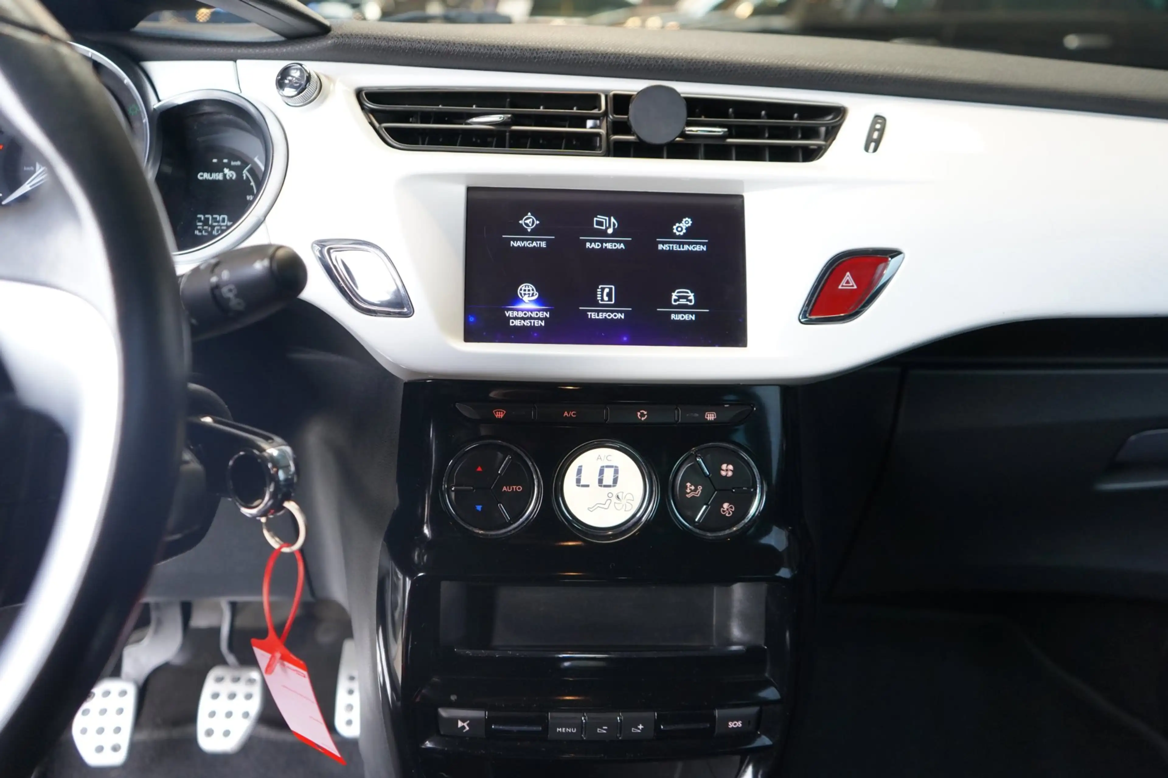 DS Automobiles DS 3 1.2 PureTech Business | NAVI | AIRCO | CRUISE | PD — photo 17