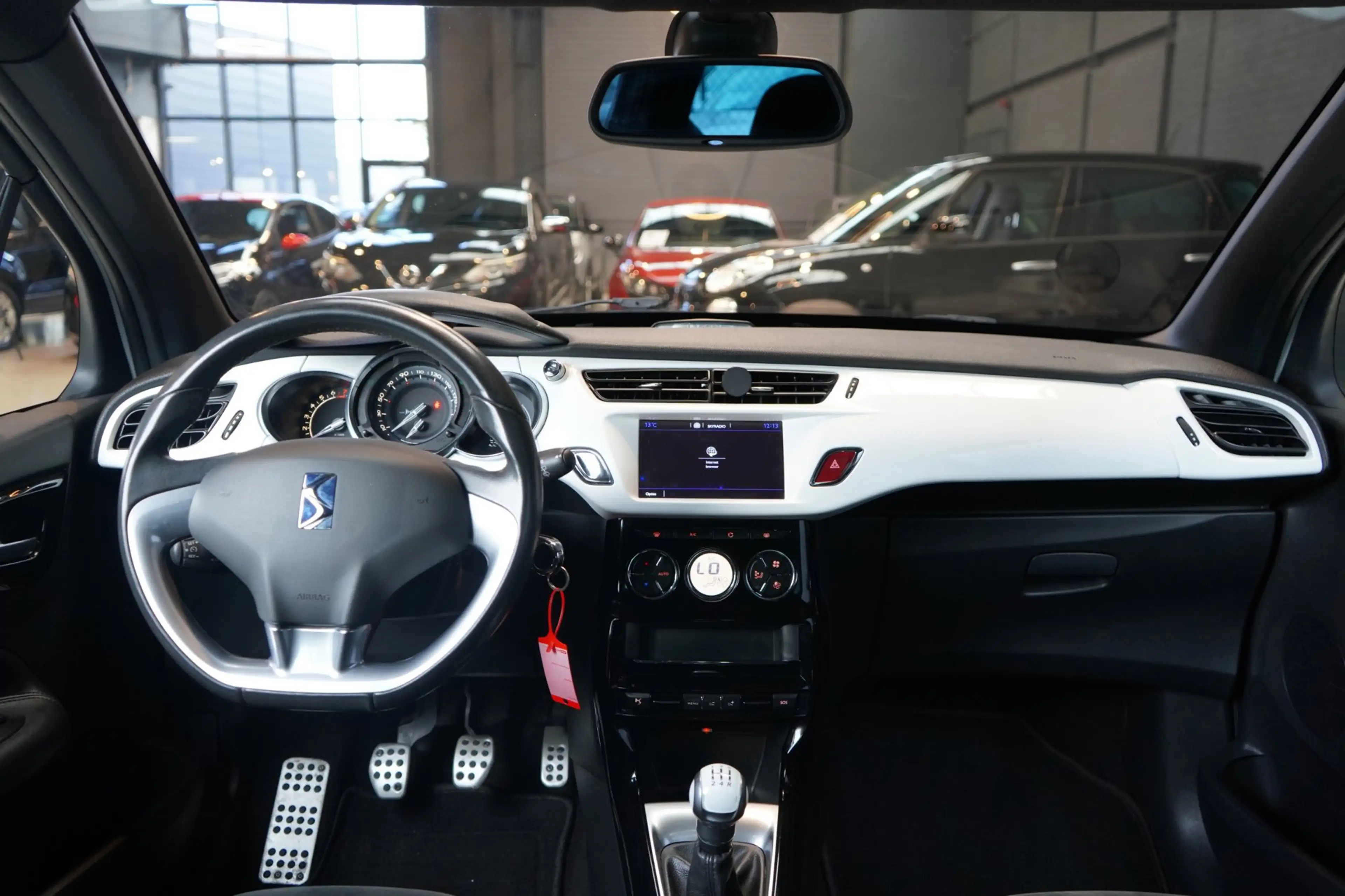 DS Automobiles DS 3 1.2 PureTech Business | NAVI | AIRCO | CRUISE | PD — photo 13