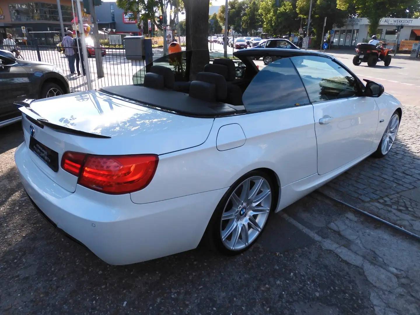 BMW 330 dA Cabrio E93*M-SPORTPAKET*AUT.*NAVI*XENON* Blanc - 2
