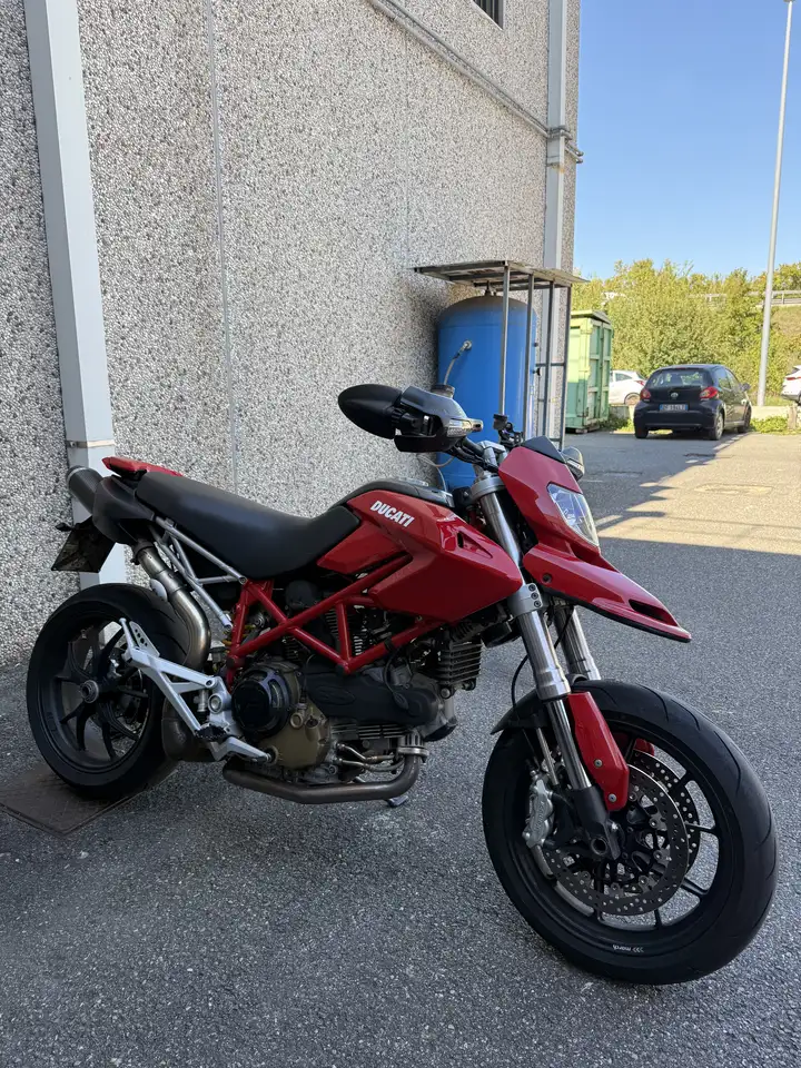 Ducati Hypermotard 1100