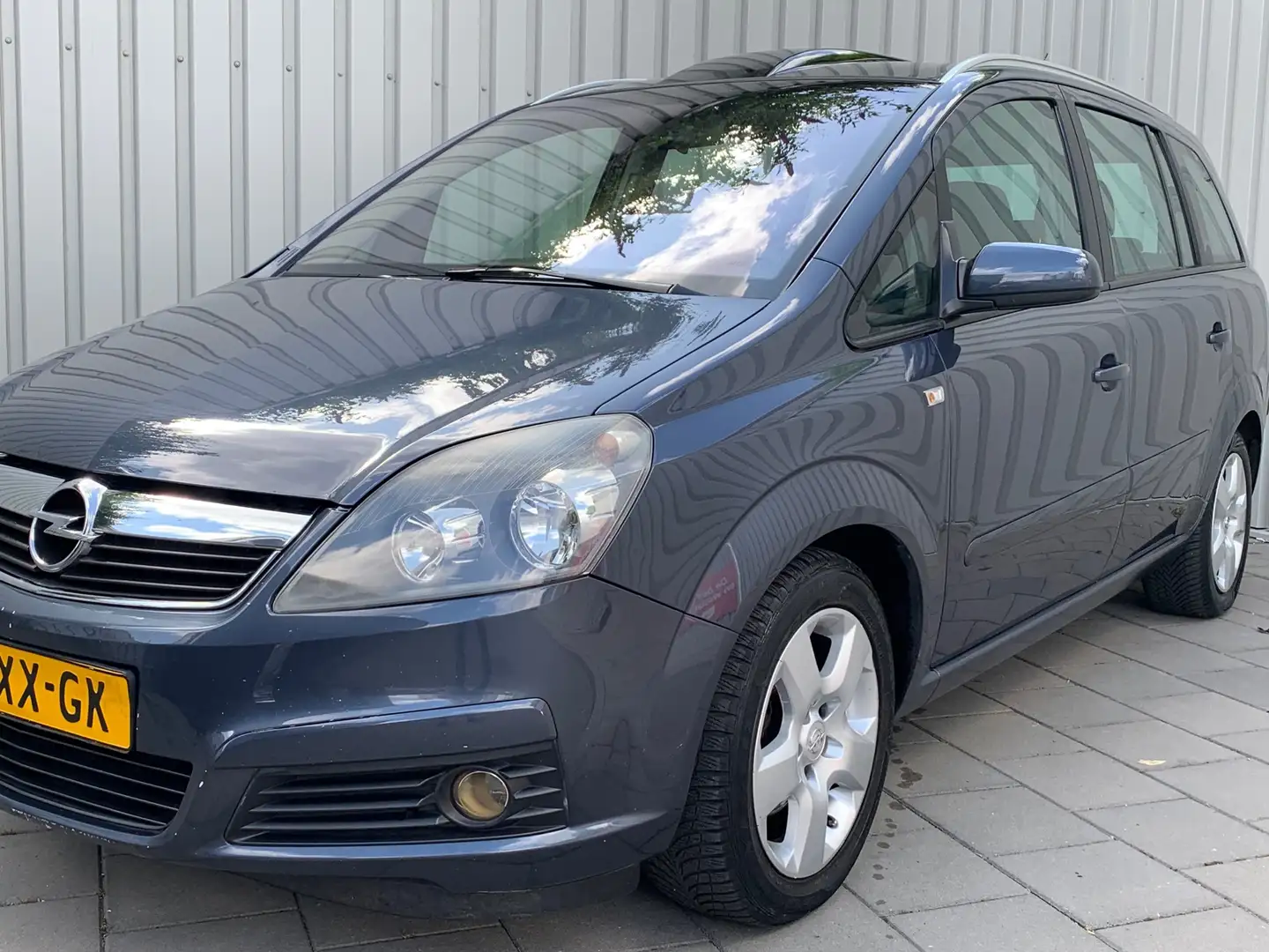 Opel Zafira 1.8 Temptation|Automaat|Panoramadak|Navigatie| Grijs - 2