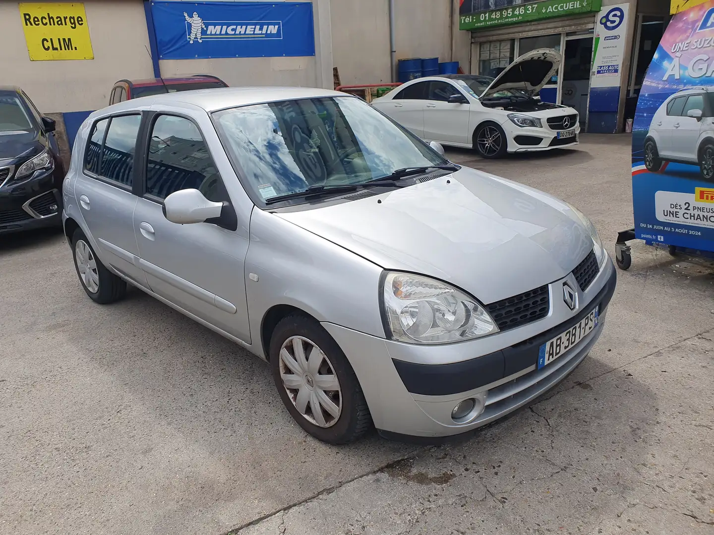 Renault Clio 1.5 dCi 65 eco2 Campus Dynamique Gris - 1