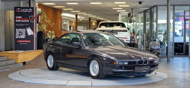 BMW 8 Series view 3