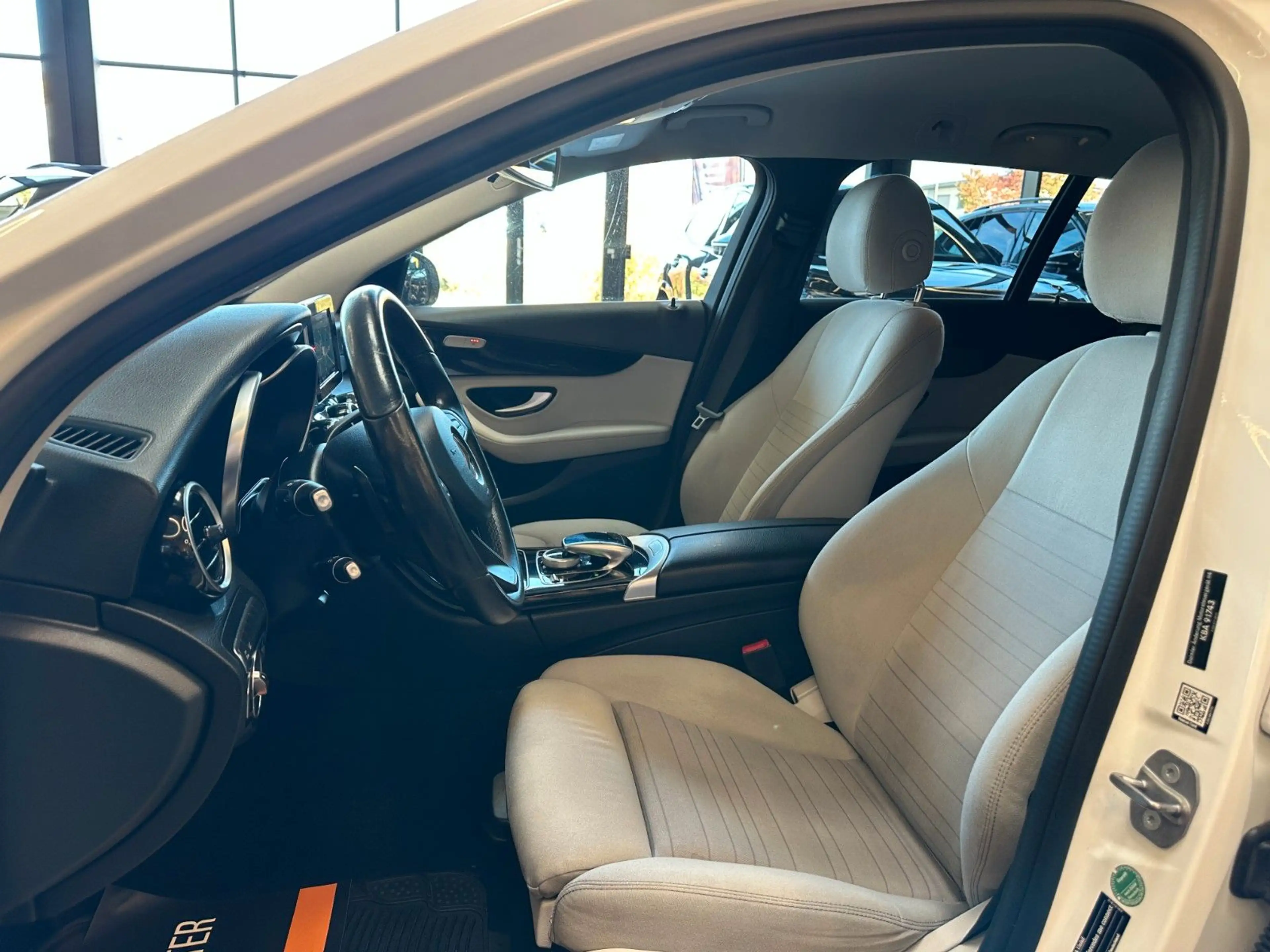 Mercedes-Benz C 220 *KEYLESS*BURMESTER*TEMPO*NAV*LED*PDC* — photo 11
