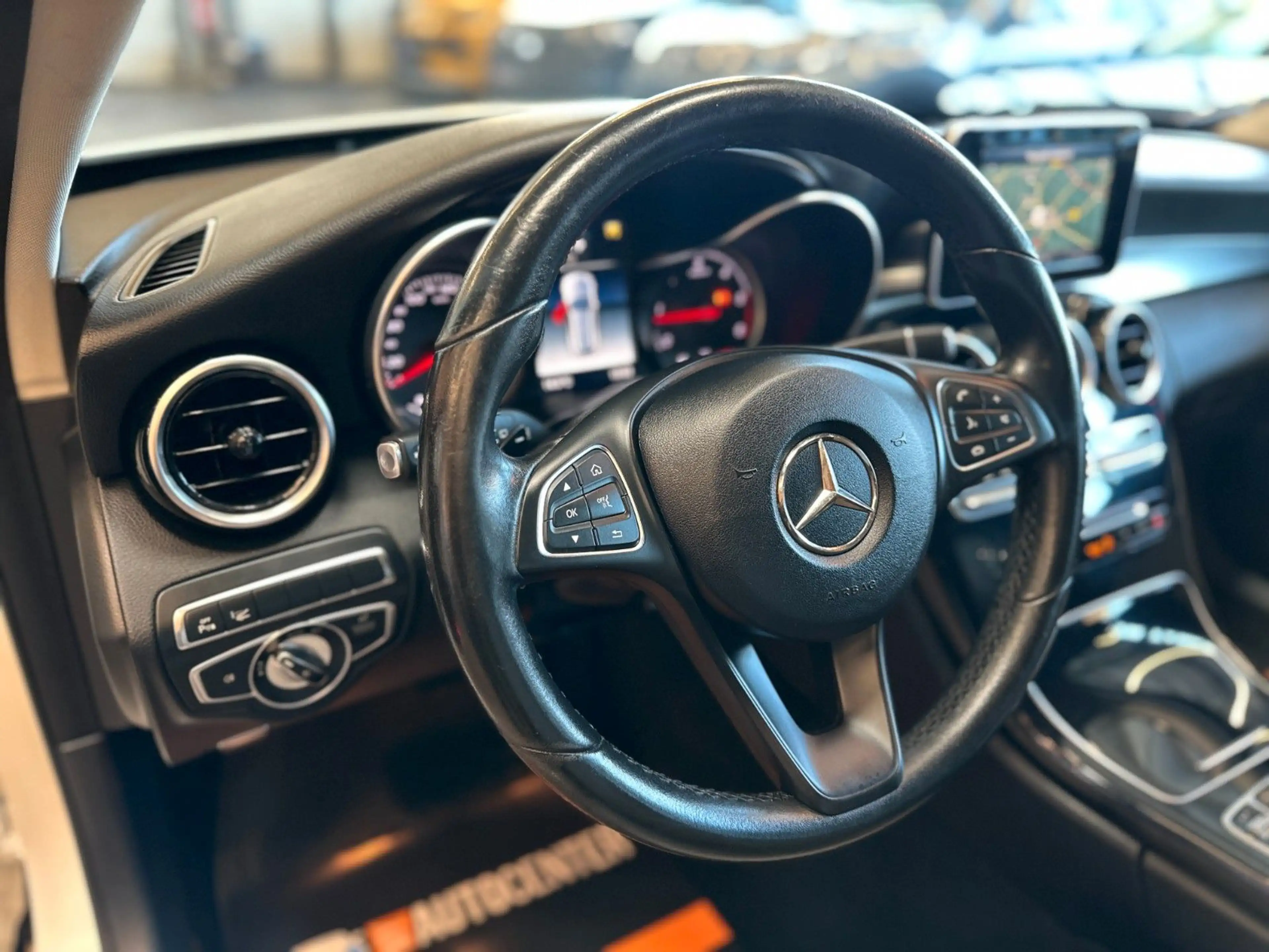 Mercedes-Benz C 220 *KEYLESS*BURMESTER*TEMPO*NAV*LED*PDC* — photo 8