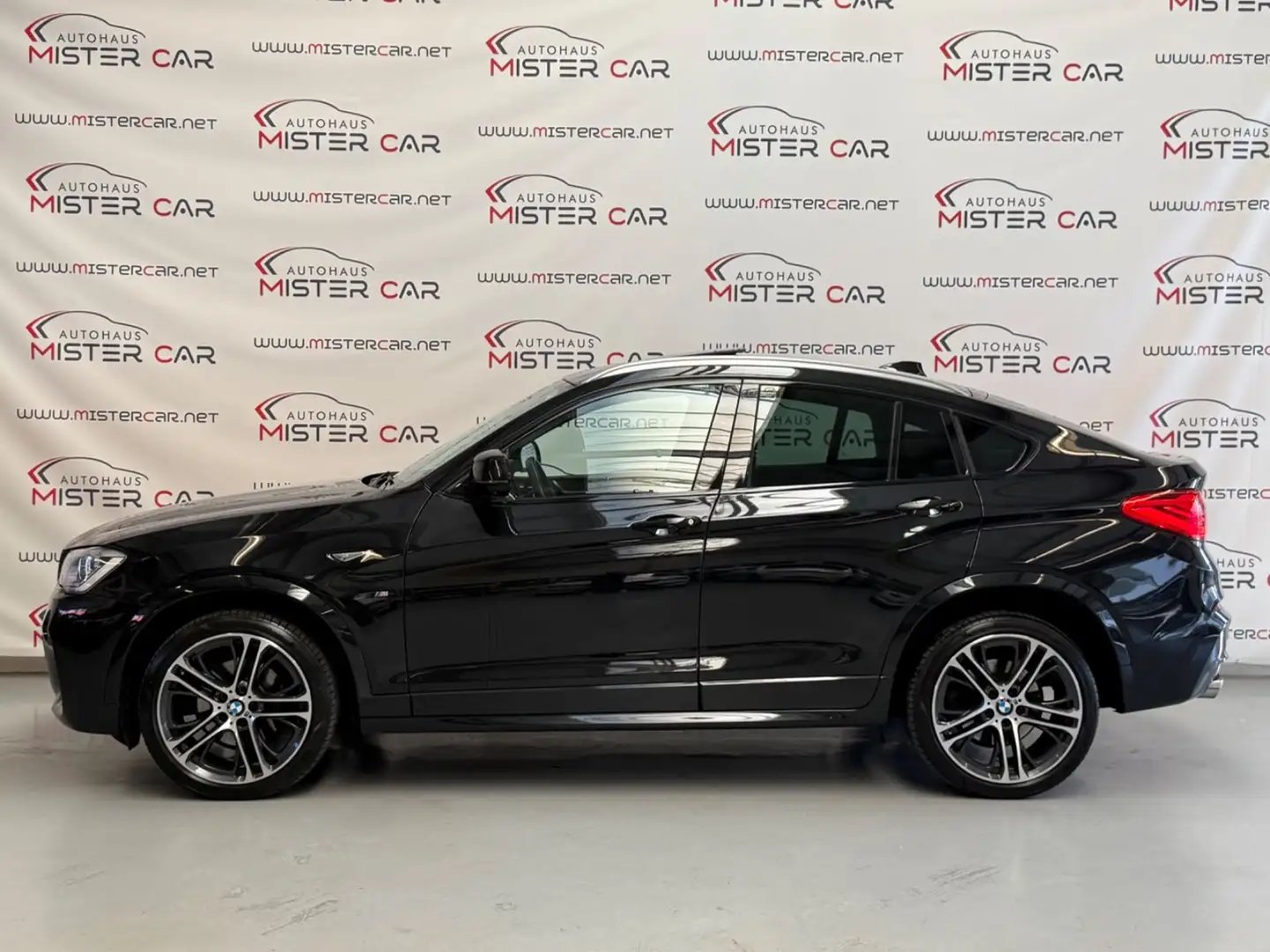 BMW X4 xDrive 35d ACC/LED/GSHD/360/AHK/KEY/STANDH/19 Schwarz - 2