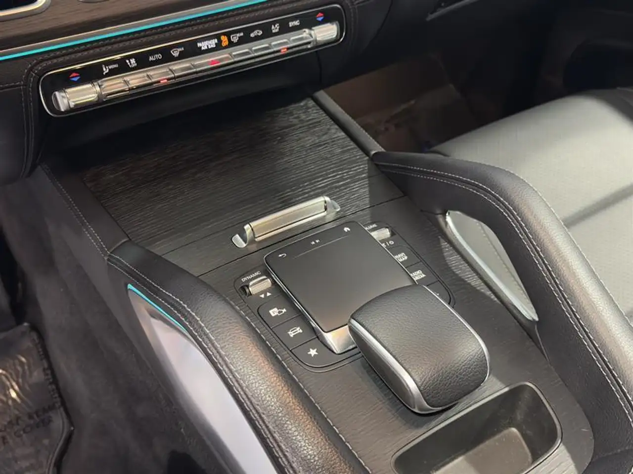 Mercedes-Benz GLE снимка Mercedes-Benz GLE