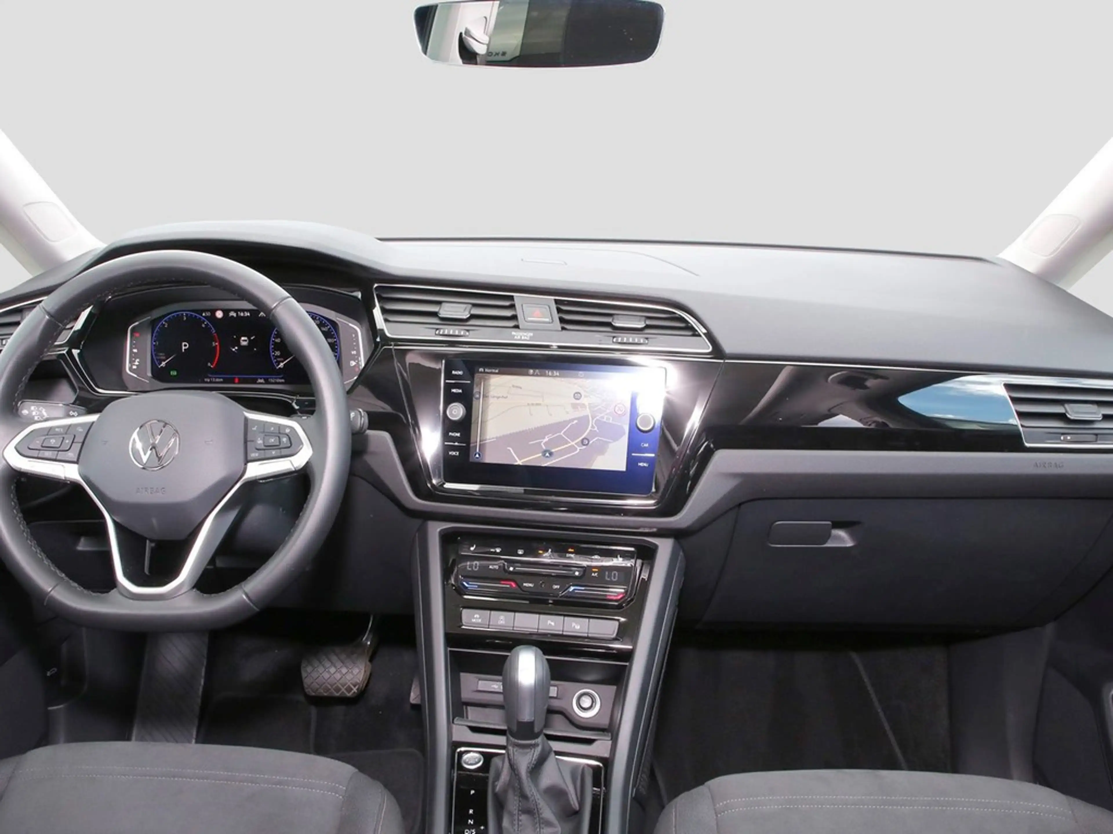 Volkswagen Touran 2.0 TDI DSG Highline 17"ACC BMT LED SHZ — photo 14