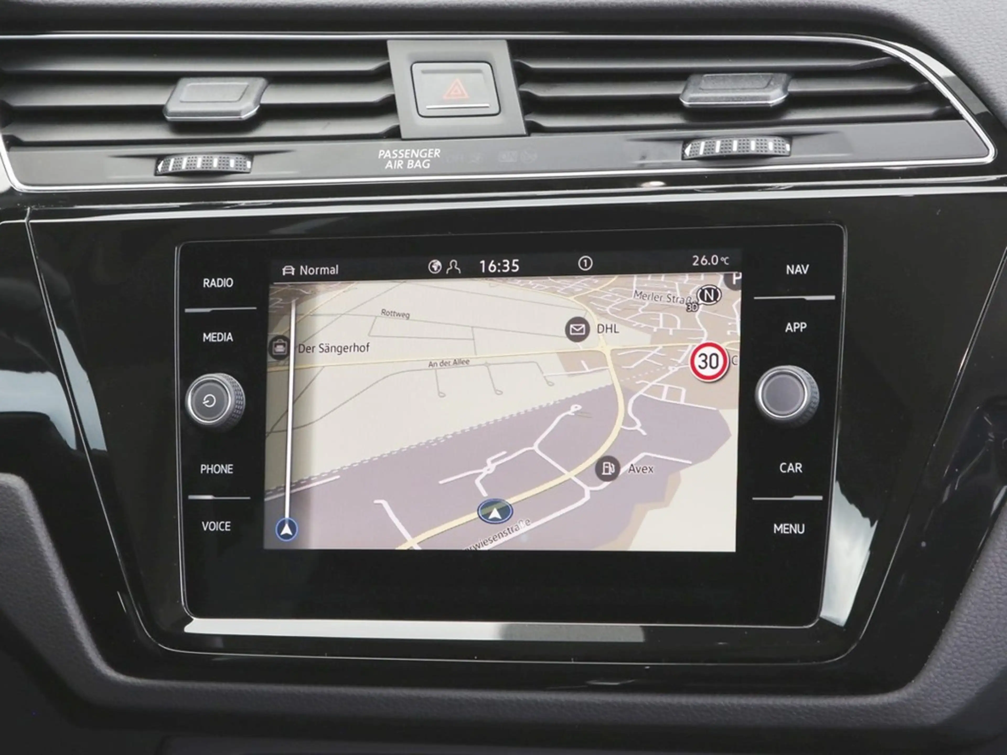 Volkswagen Touran 2.0 TDI DSG Highline 17"ACC BMT LED SHZ — photo 15